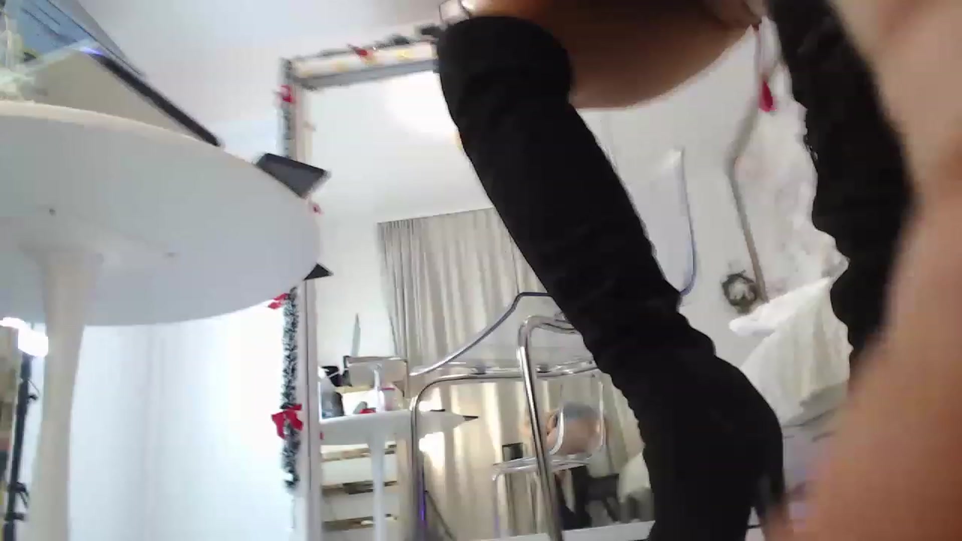 Gallery image thumbnail from MarrylouAnne's myfreecams stream on, 12/16/2022, 06:35 image 4 of 20