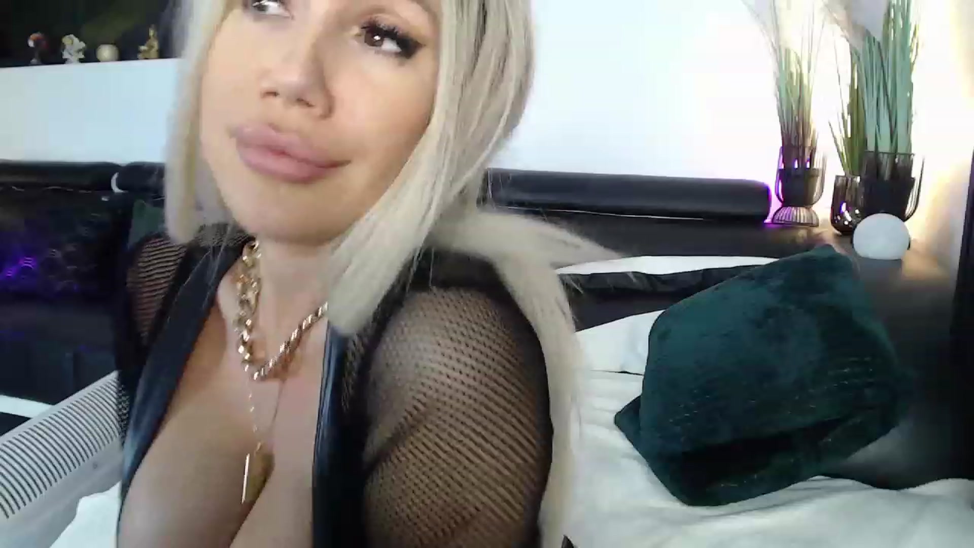 Gallery image thumbnail from MarrylouAnne's myfreecams stream on, 01/20/2023, 01:12 image 20 of 20