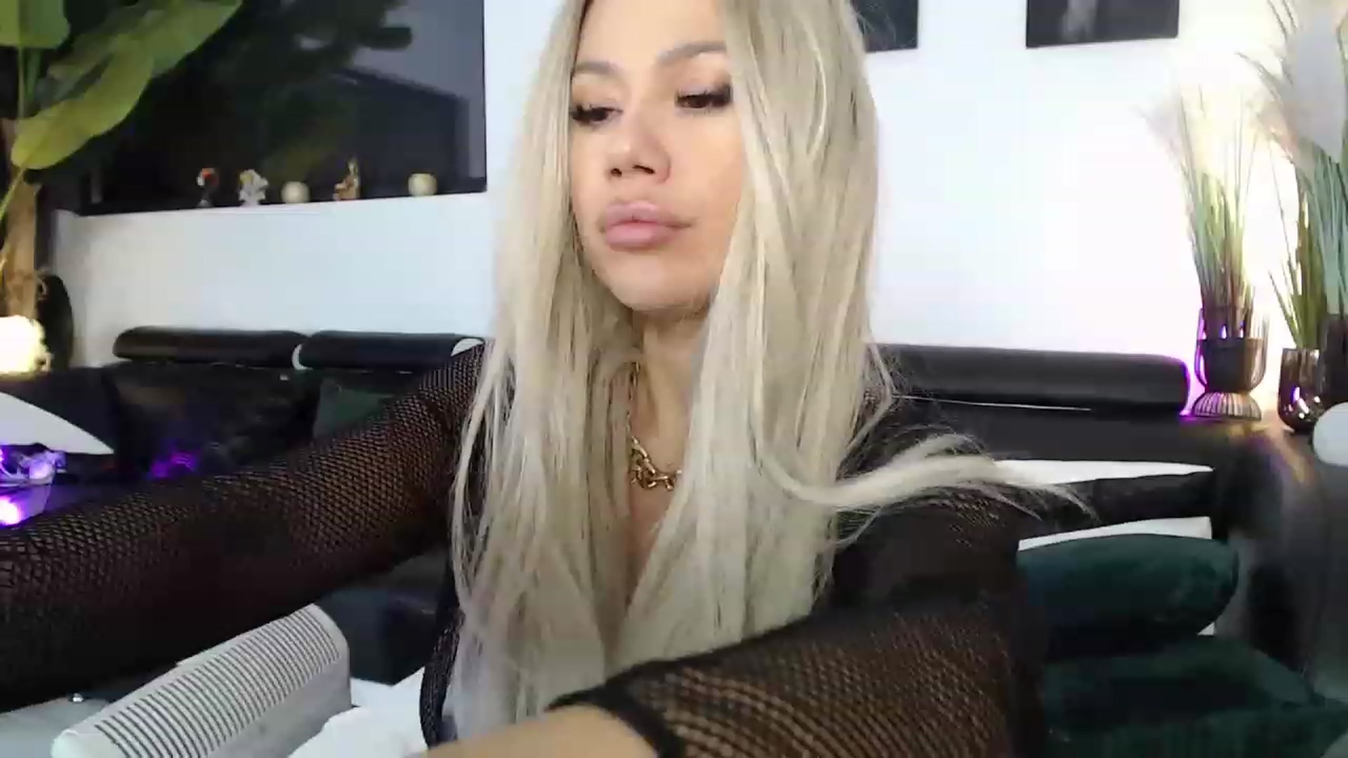 Gallery image thumbnail from MarrylouAnne's myfreecams stream on, 01/20/2023, 01:12 image 15 of 20