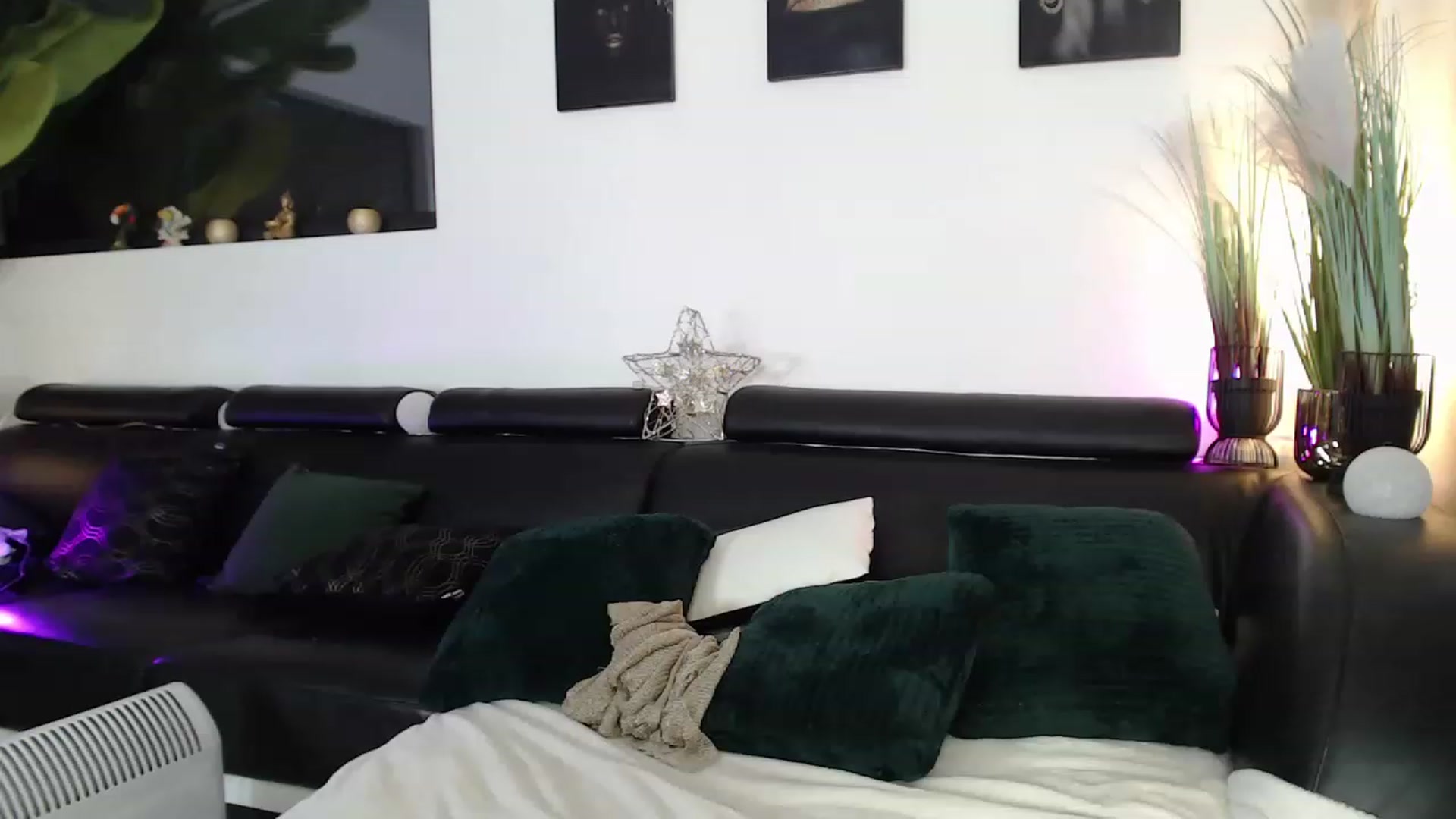 Gallery image thumbnail from MarrylouAnne's myfreecams stream on, 01/22/2023, 03:22 image 2 of 20
