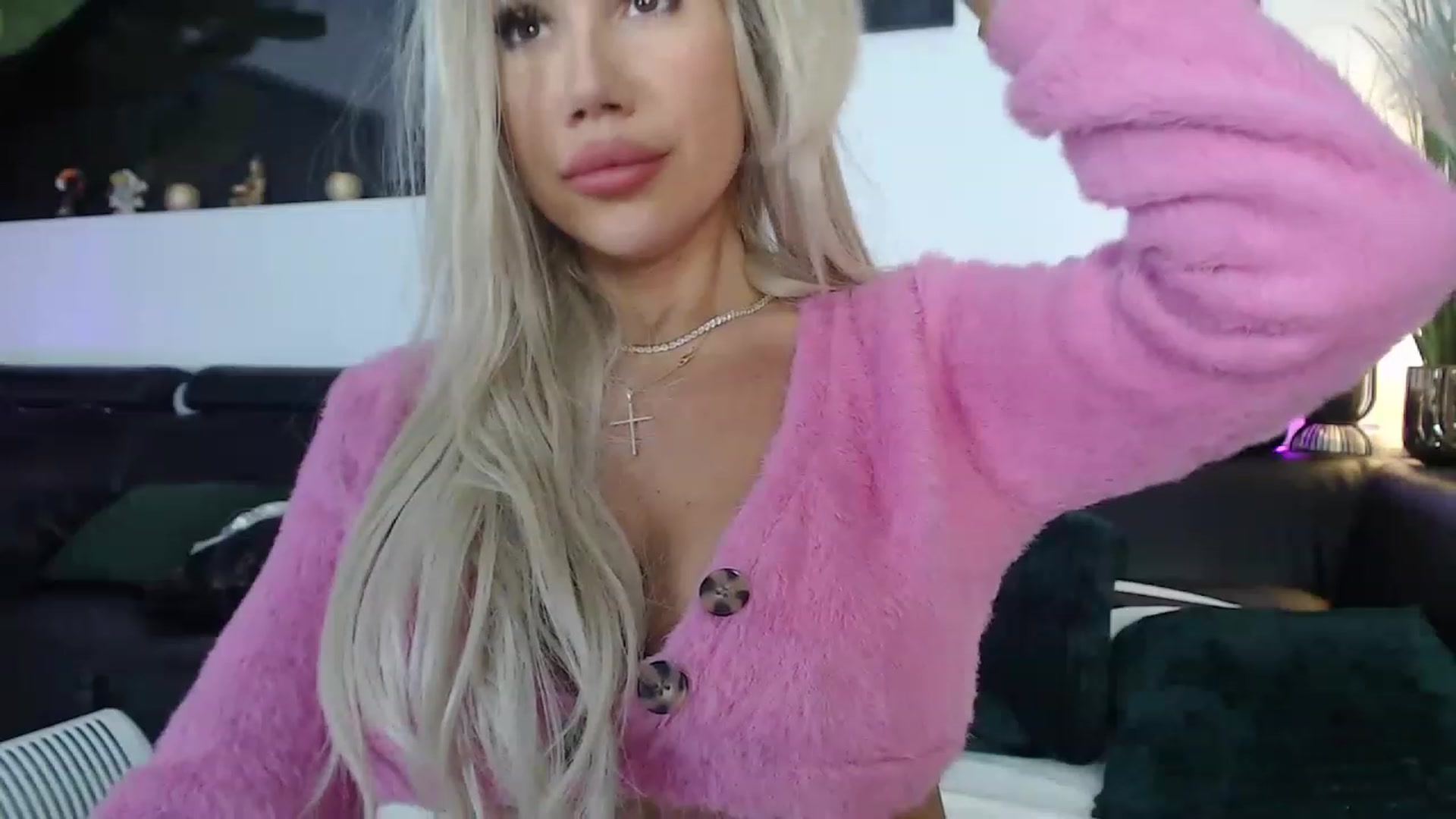 Gallery image thumbnail from MarrylouAnne's myfreecams stream on, 01/26/2023, 22:52 image 12 of 20