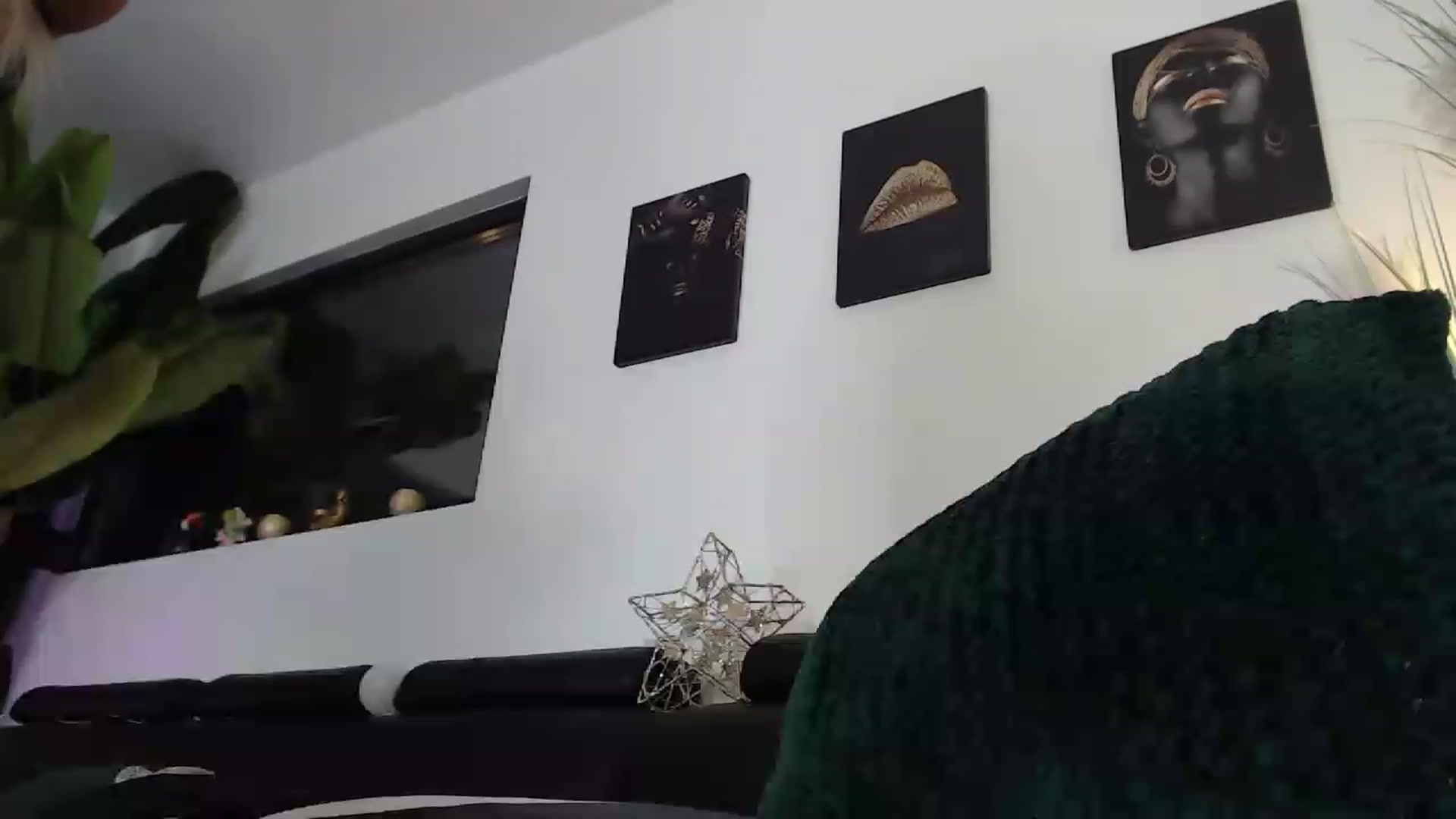 Gallery image thumbnail from MarrylouAnne's myfreecams stream on, 01/26/2023, 23:52 image 12 of 20
