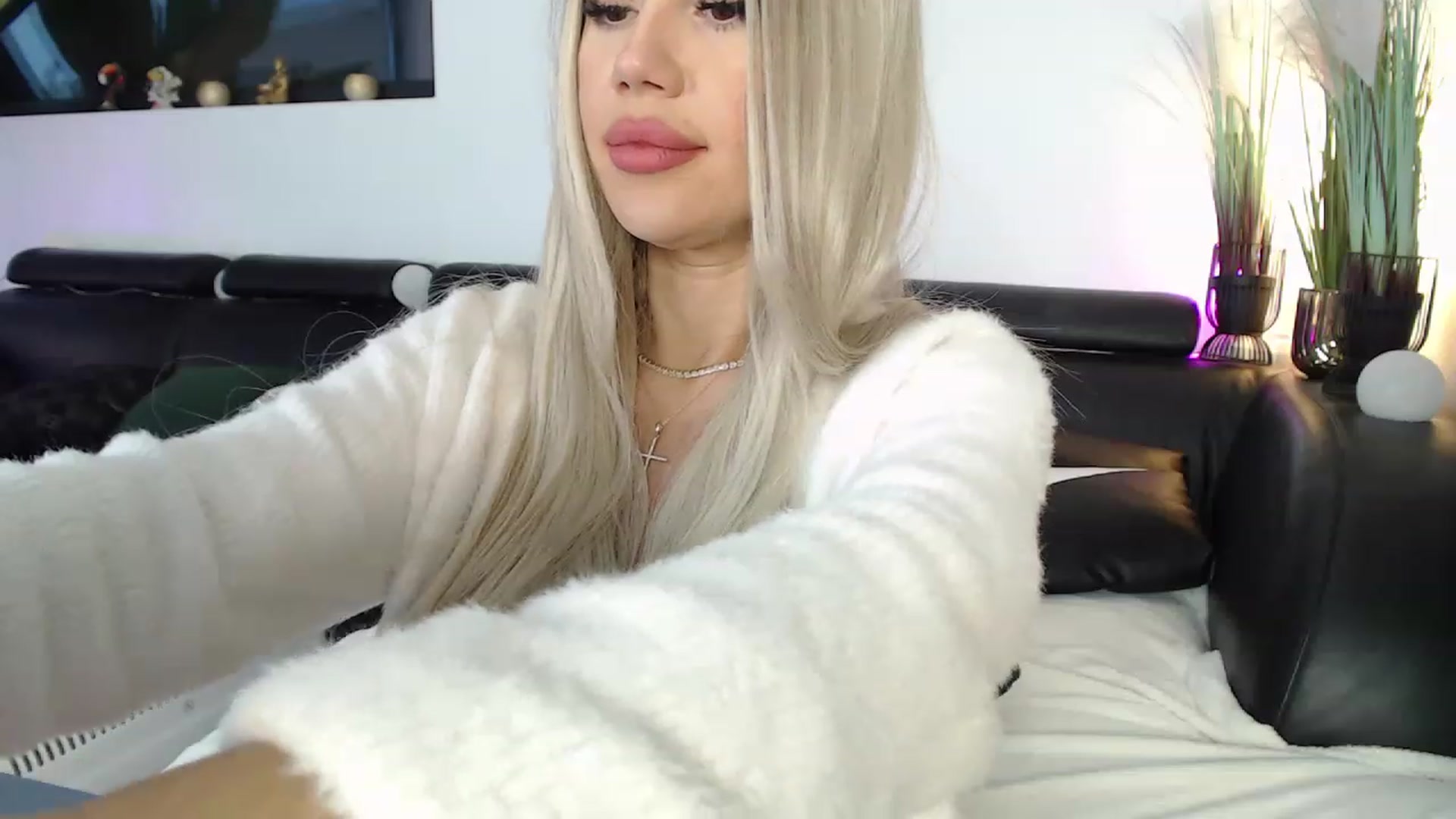 Gallery image thumbnail from MarrylouAnne's myfreecams stream on, 01/27/2023, 06:01 image 17 of 20