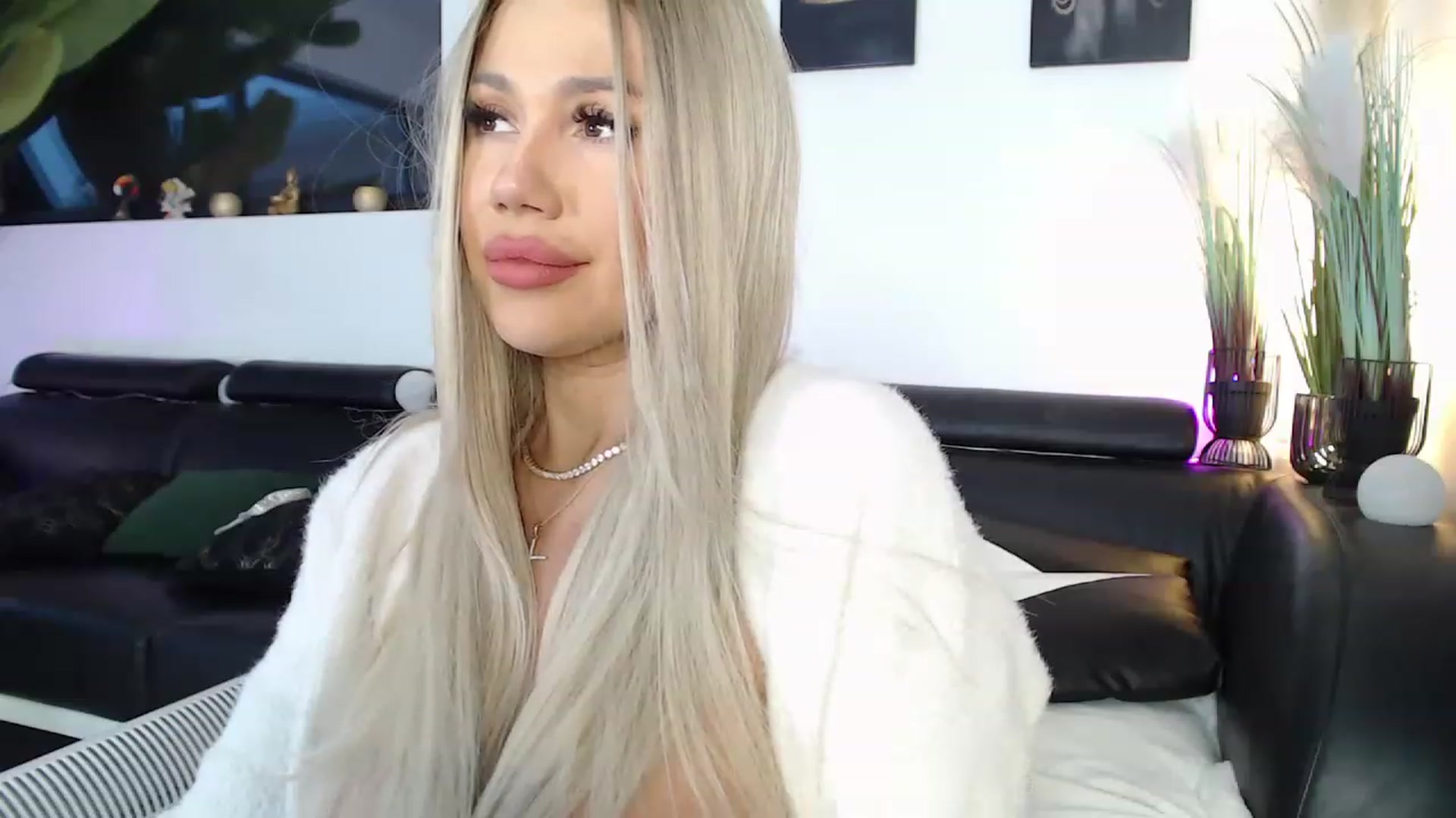 Gallery image thumbnail from MarrylouAnne's myfreecams stream on, 01/27/2023, 06:01 image 13 of 20