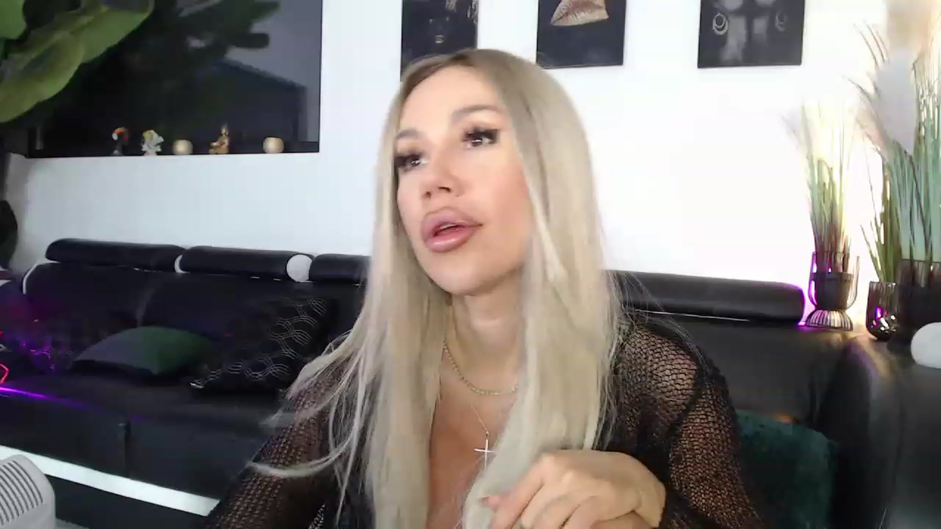 Gallery image thumbnail from MarrylouAnne's myfreecams stream on, 01/28/2023, 04:17 image 4 of 20