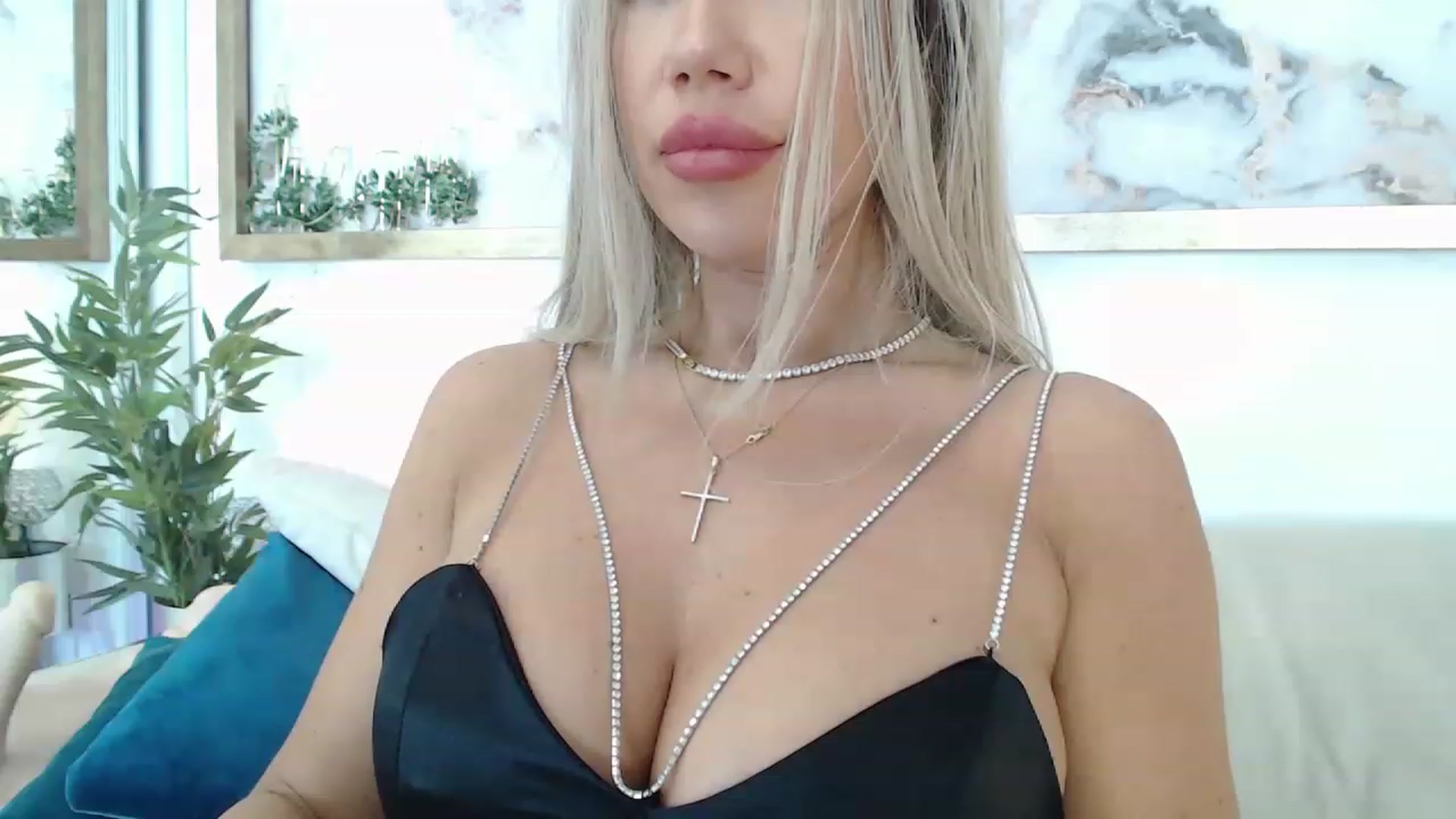 Gallery image thumbnail from MarrylouAnne's myfreecams stream on, 02/02/2023, 07:17 image 2 of 20