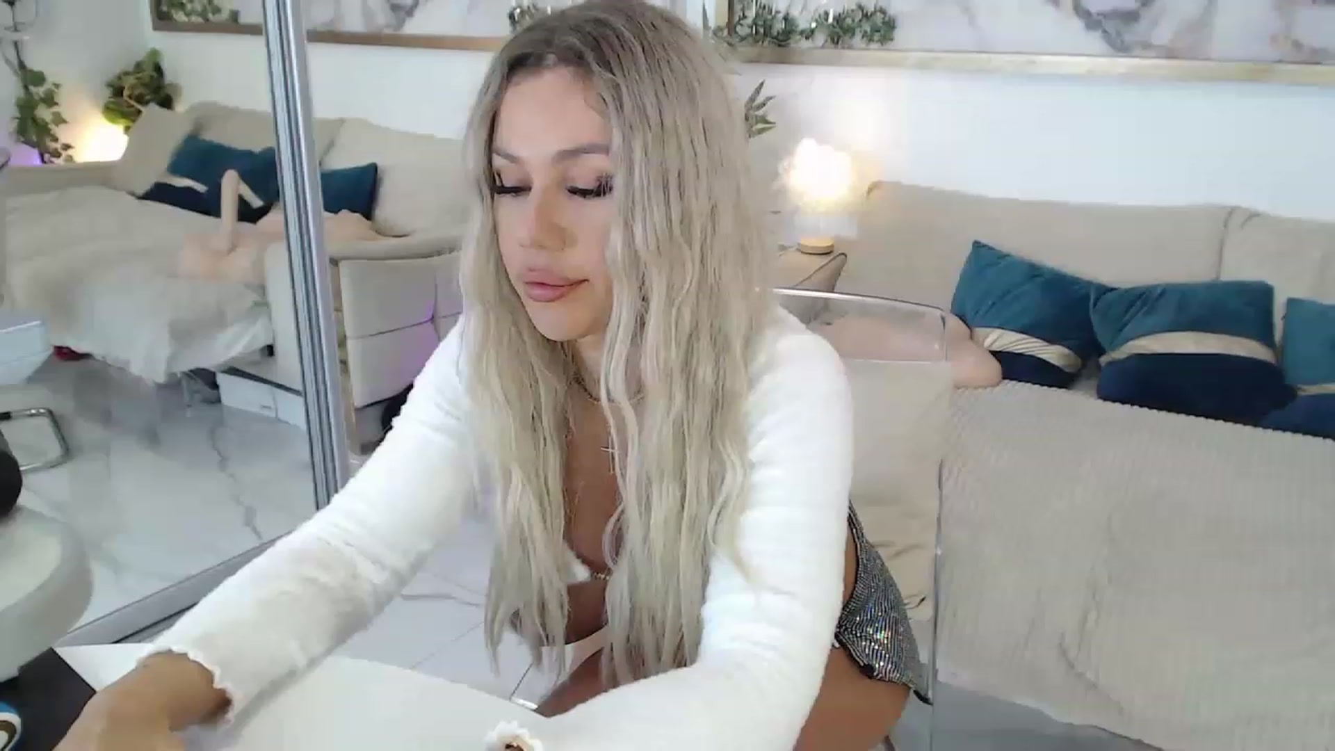 Gallery image thumbnail from MarrylouAnne's myfreecams stream on, 02/03/2023, 21:12 image 15 of 20