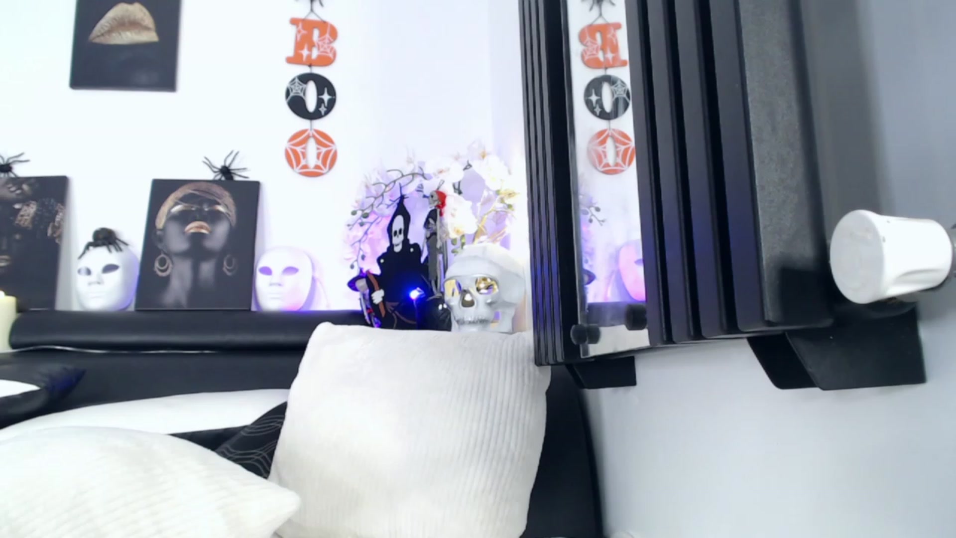 Gallery image thumbnail from MarrylouAnne's myfreecams stream on, 10/22/2023, 22:42 image 18 of 20