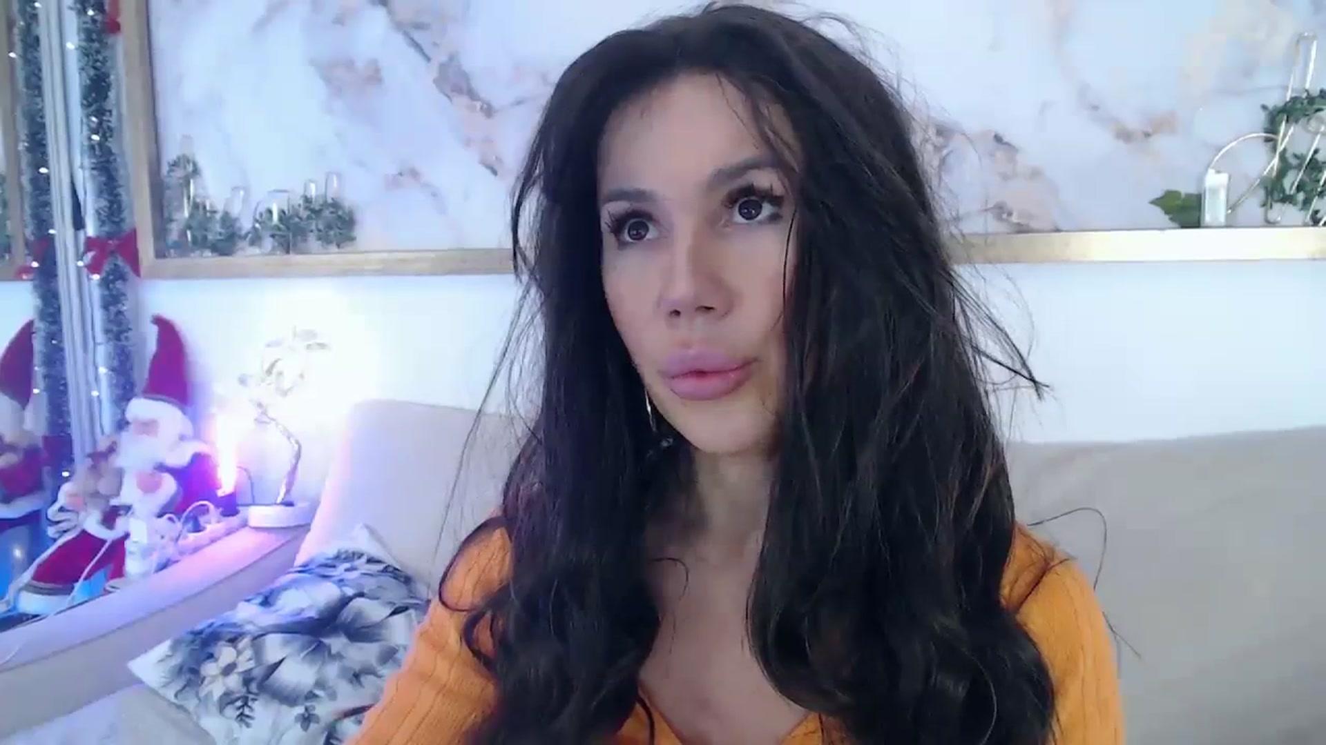 Gallery image thumbnail from MarrylouAnne's myfreecams stream on, 12/17/2023, 03:23 image 12 of 20