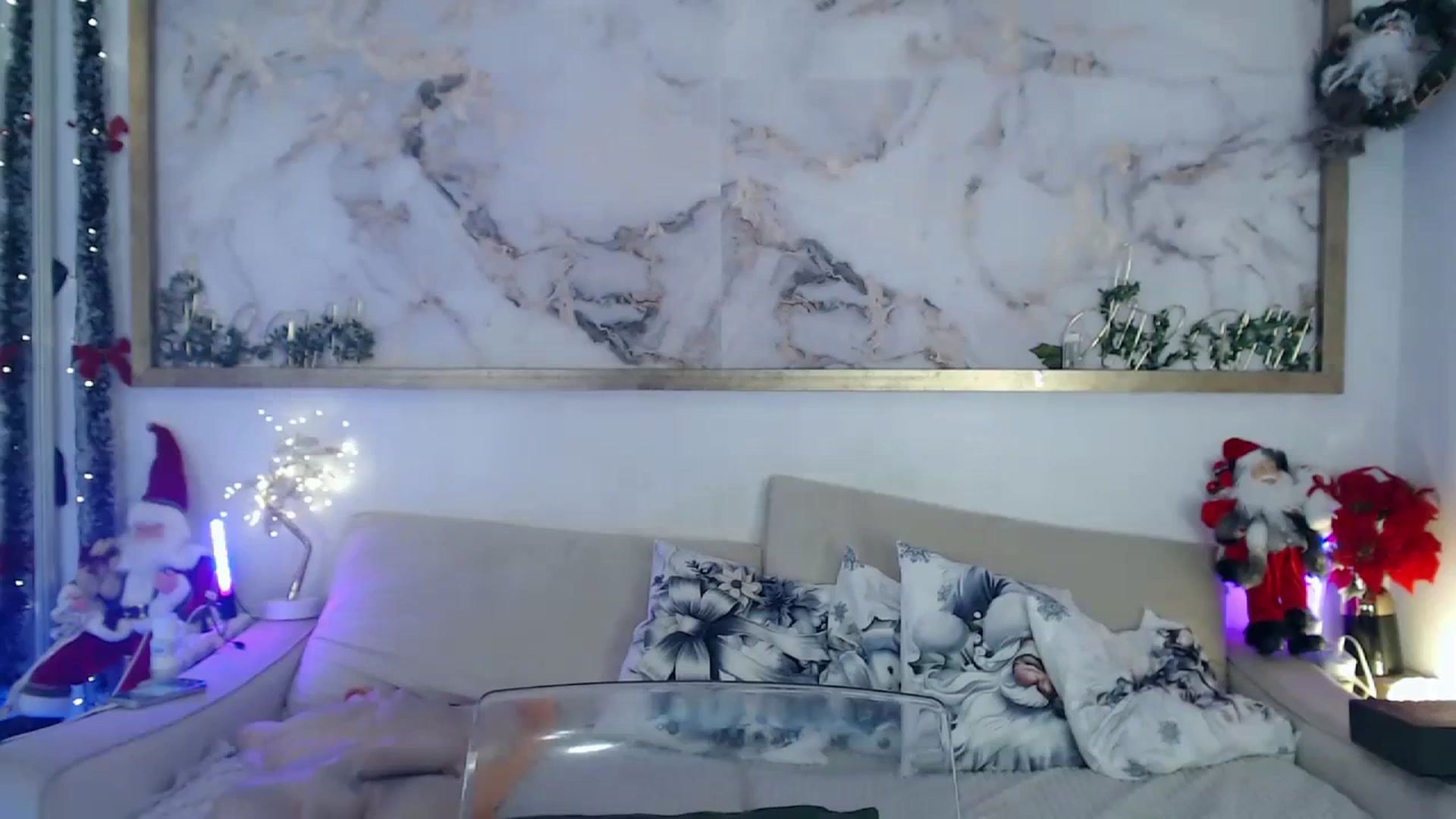 Gallery image thumbnail from MarrylouAnne's myfreecams stream on, 12/25/2023, 04:40 image 6 of 20