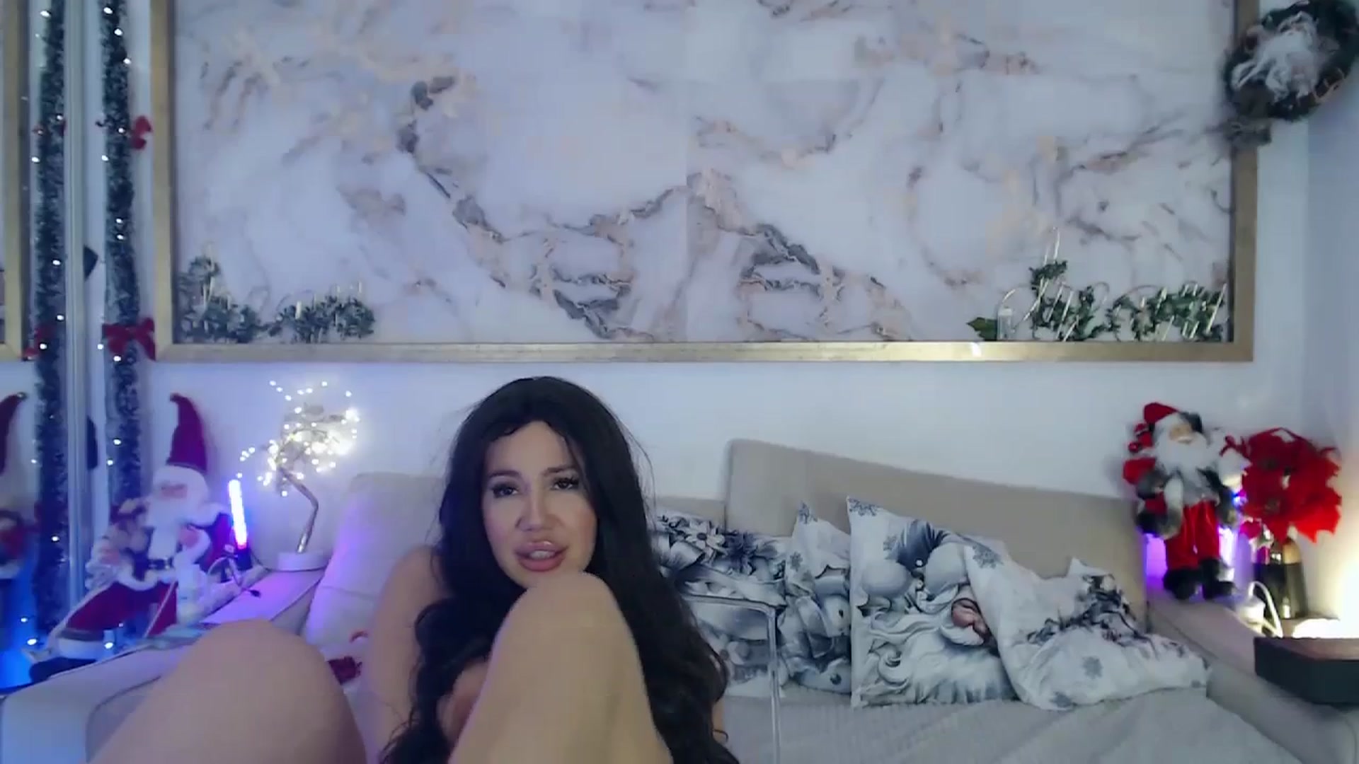 Gallery image thumbnail from MarrylouAnne's myfreecams stream on, 12/25/2023, 04:40 image 7 of 20