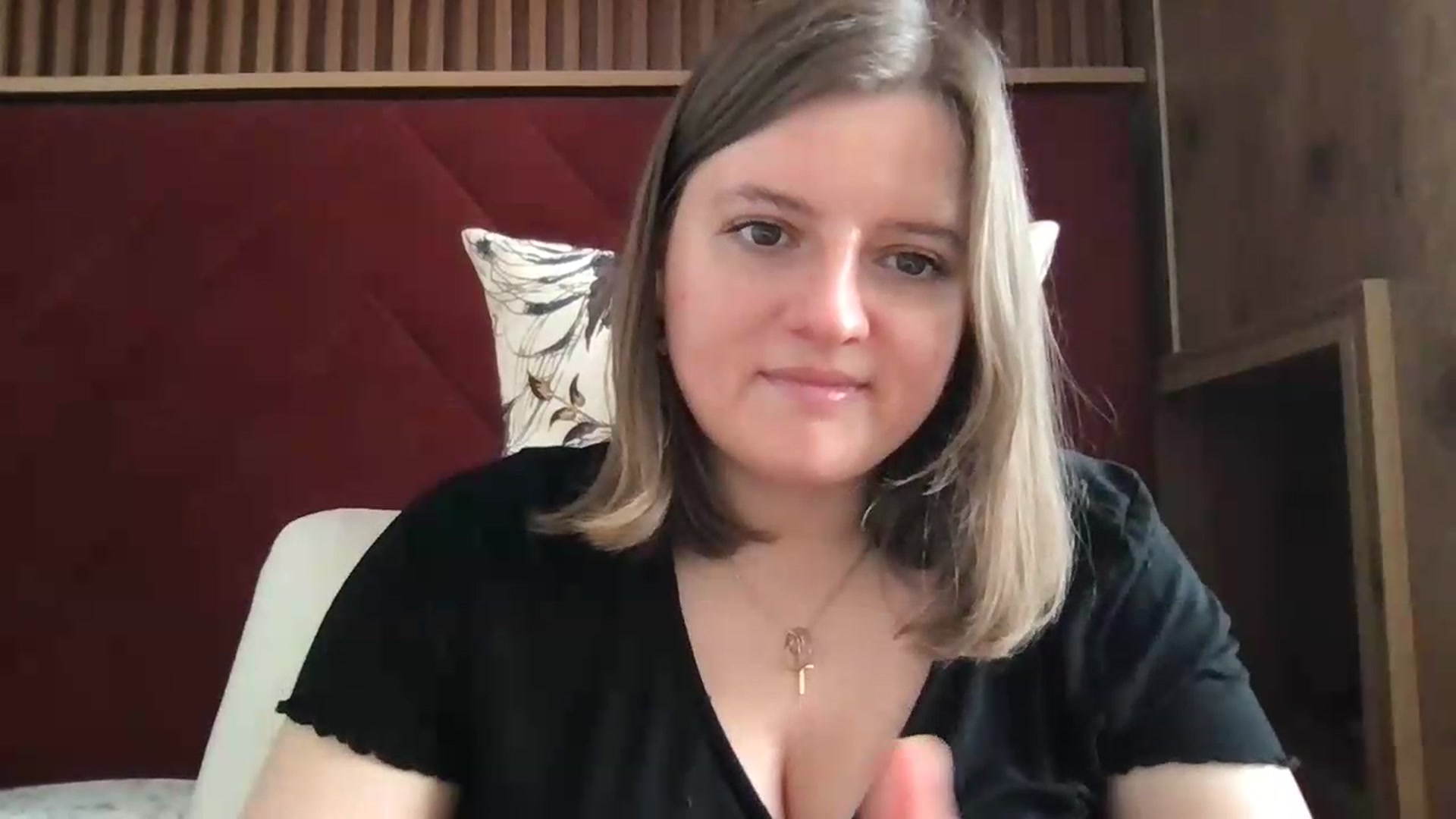 Gallery image thumbnail from MarshaCleave's myfreecams stream on, 07/01/2026, 16:05 image 12 of 20