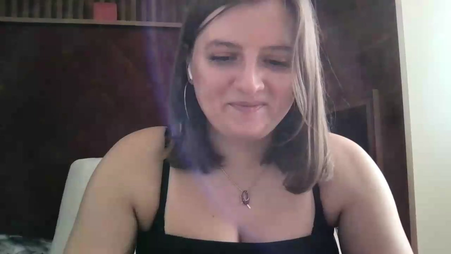 Gallery image thumbnail from MarshaCleave's myfreecams stream on, 07/10/2026, 16:12 image 17 of 20