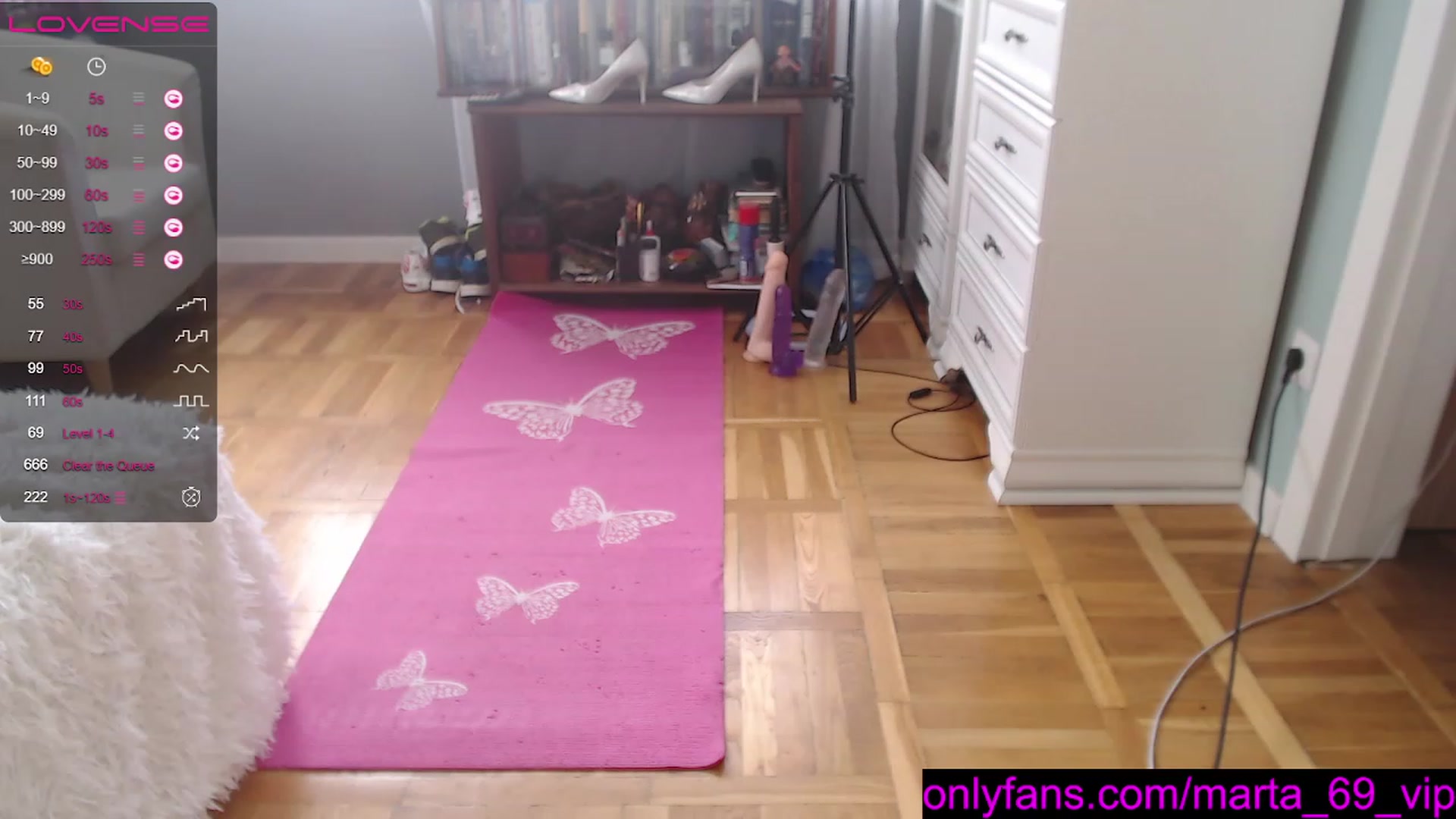 Gallery image thumbnail from Marta_69's myfreecams stream on, 10/04/2023, 11:51 image 2 of 20