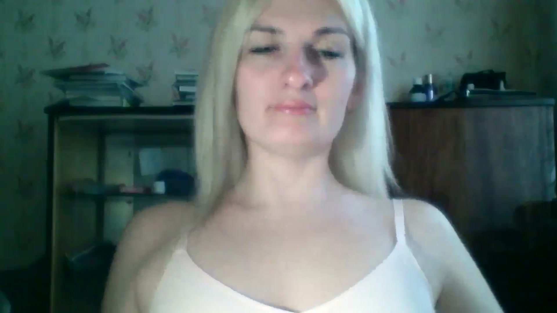 Gallery image thumbnail from Marta_Haze's myfreecams stream on, 04/12/2026, 13:15 image 15 of 20