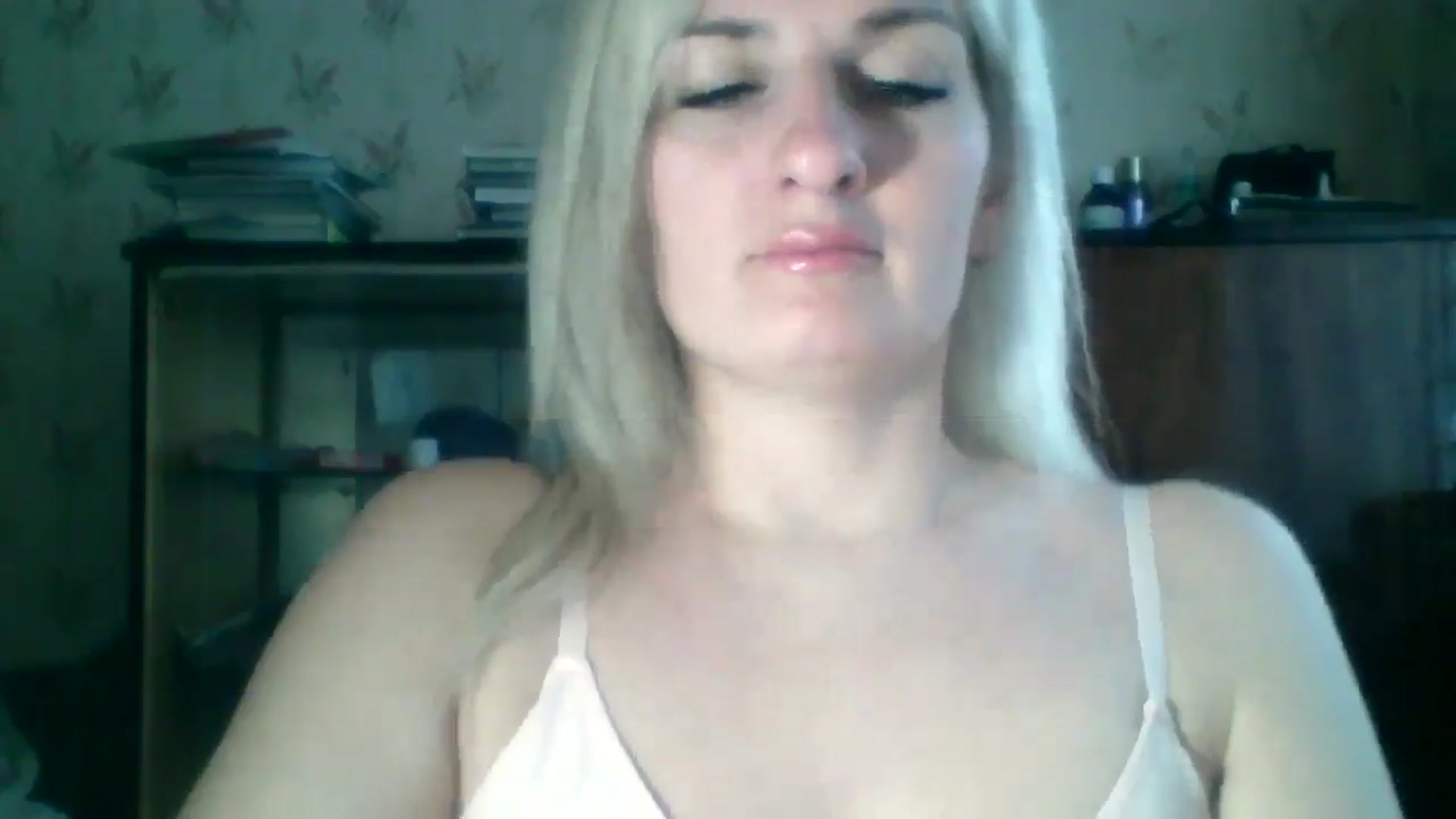 Gallery image thumbnail from Marta_Haze's myfreecams stream on, 04/12/2026, 13:15 image 7 of 20