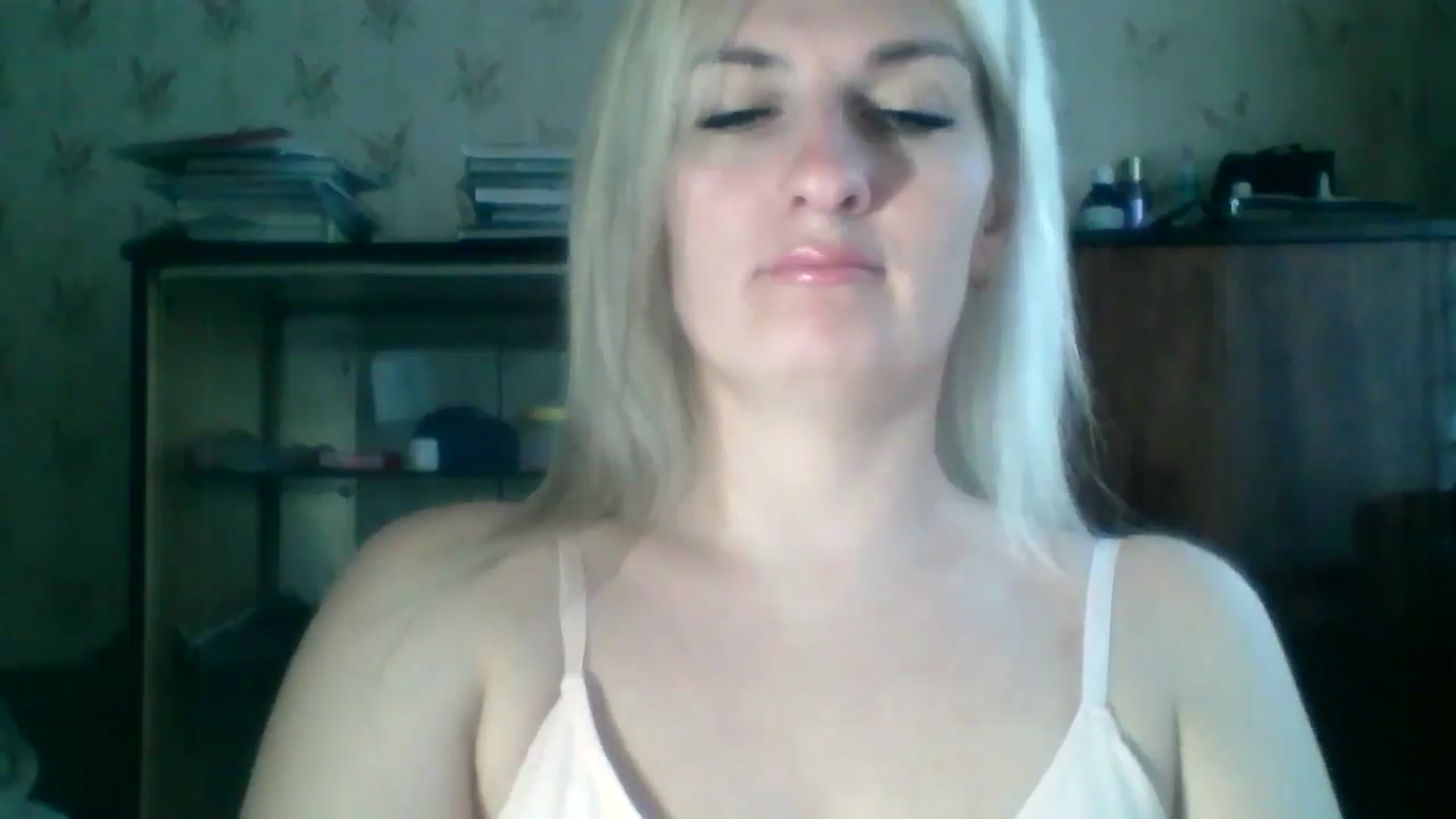 Gallery image thumbnail from Marta_Haze's myfreecams stream on, 04/12/2026, 13:15 image 5 of 20