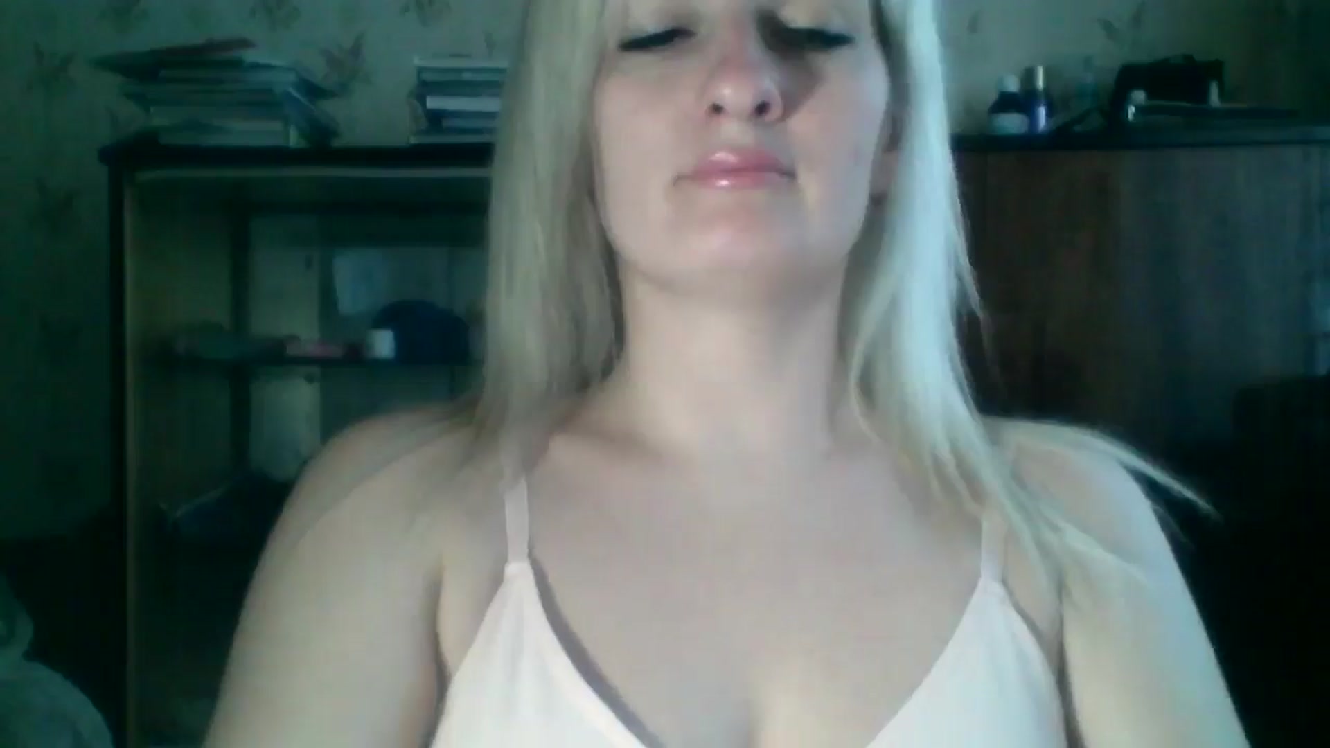 Gallery image thumbnail from Marta_Haze's myfreecams stream on, 04/12/2026, 13:15 image 14 of 20