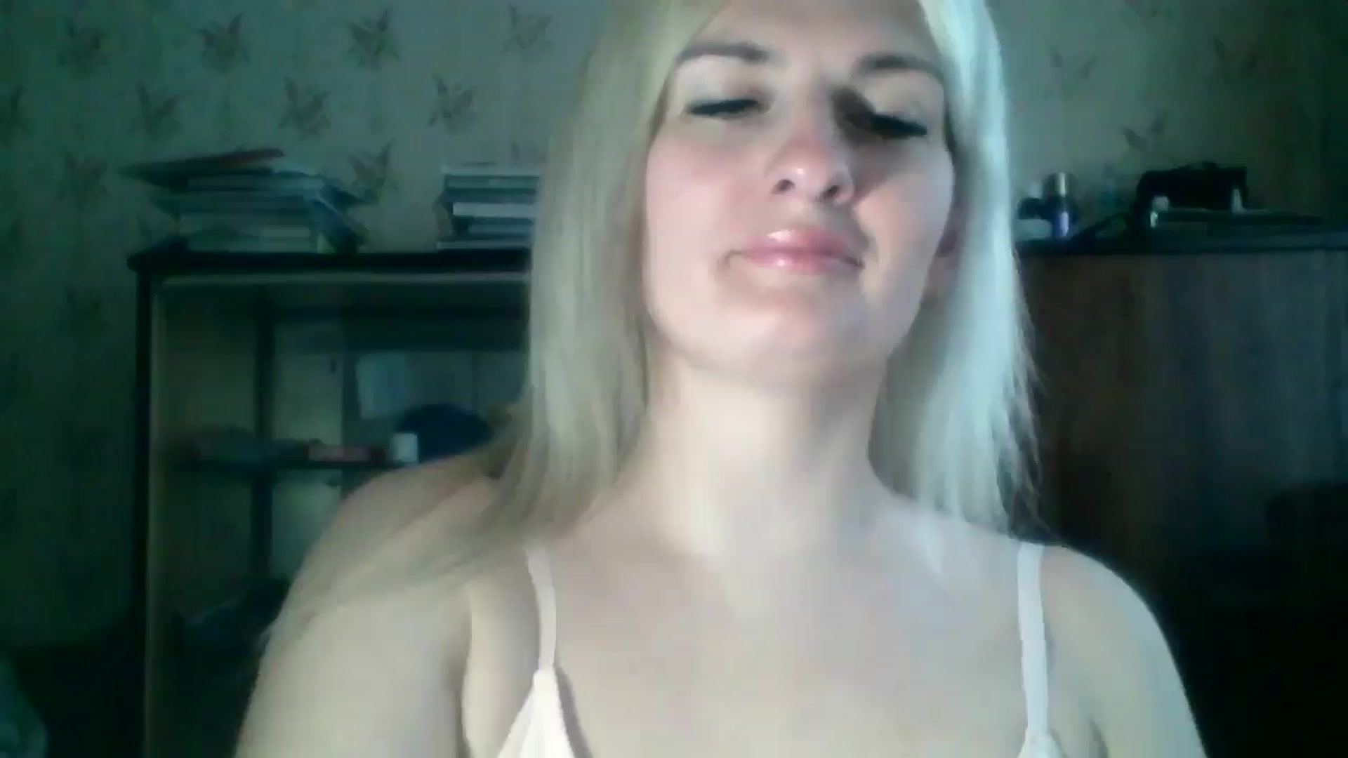 Gallery image thumbnail from Marta_Haze's myfreecams stream on, 04/12/2026, 14:46 image 6 of 20