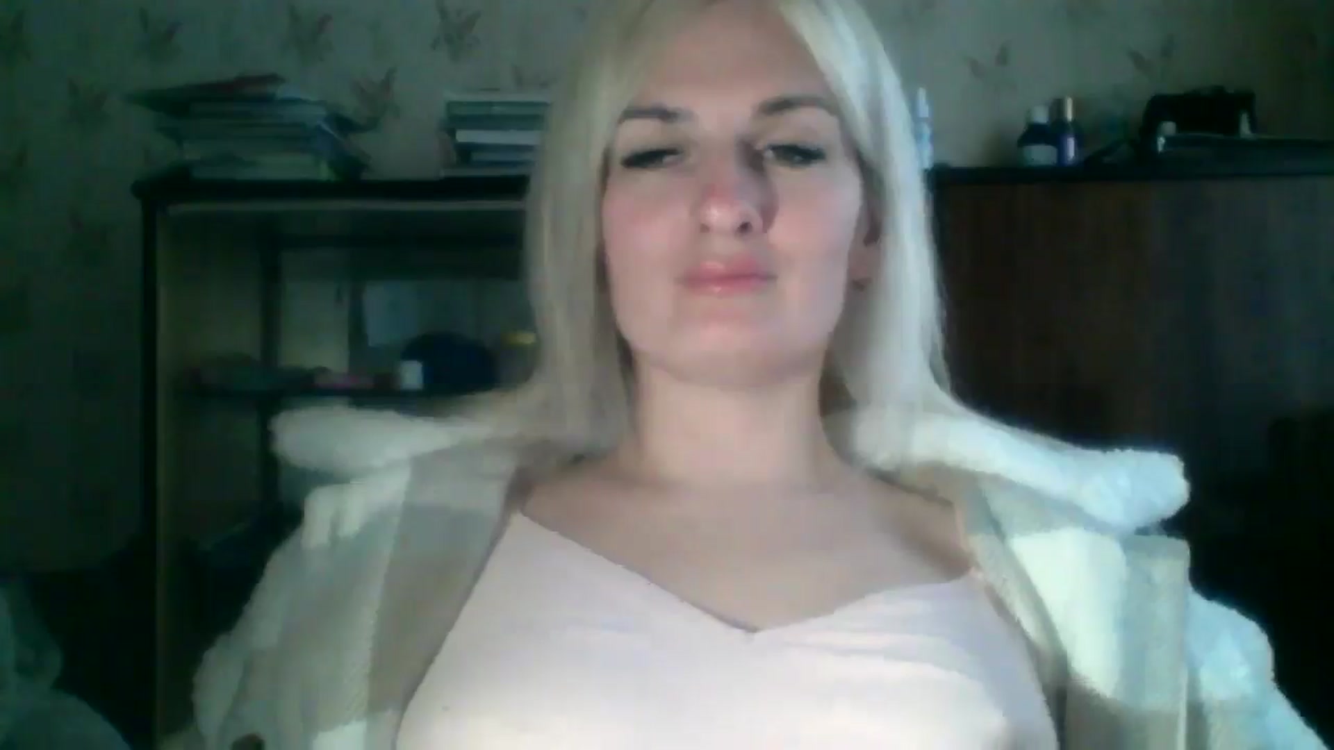 Gallery image thumbnail from Marta_Haze's myfreecams stream on, 04/12/2026, 14:46 image 12 of 20