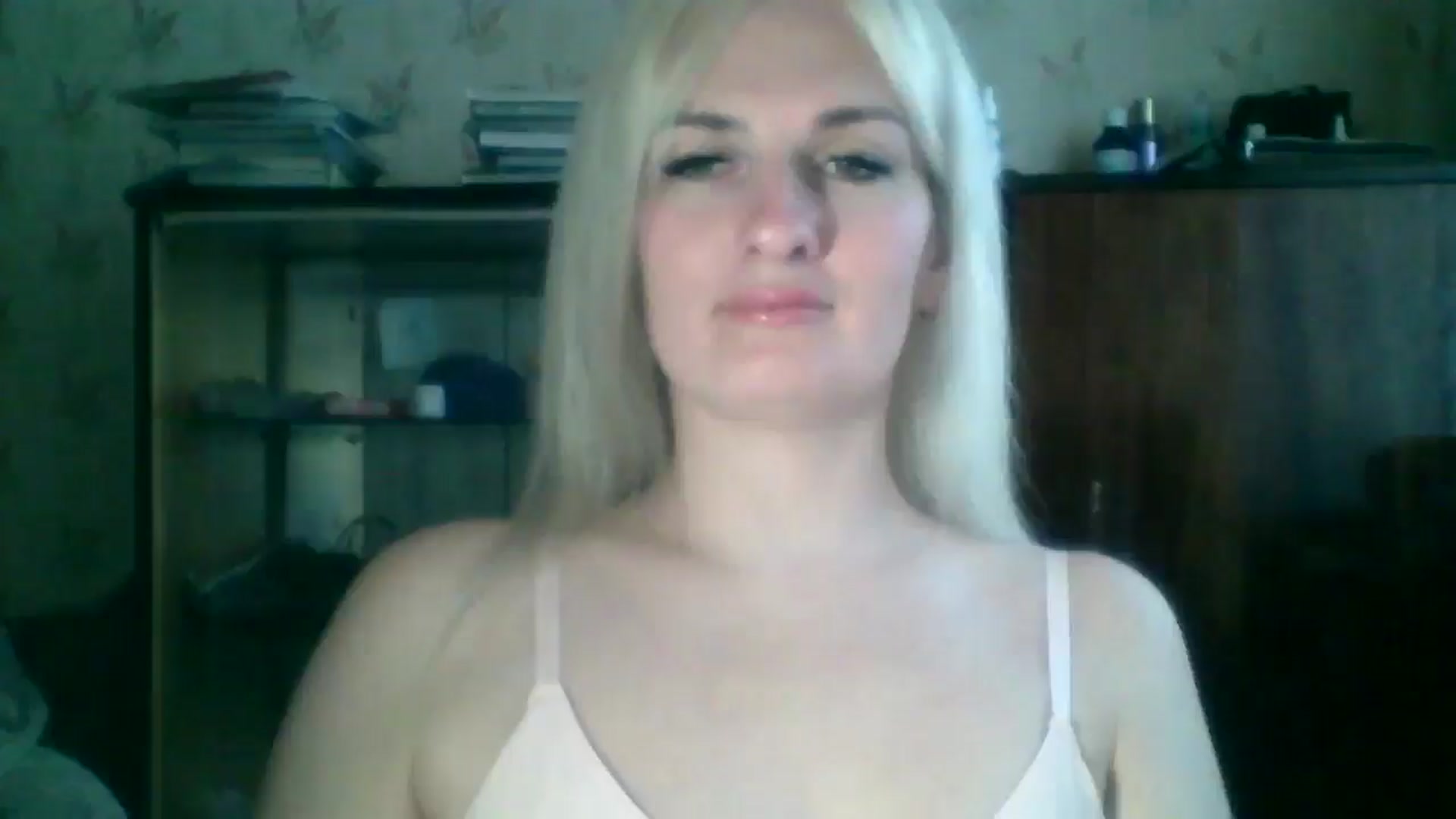 Gallery image thumbnail from Marta_Haze's myfreecams stream on, 04/12/2026, 14:46 image 4 of 20