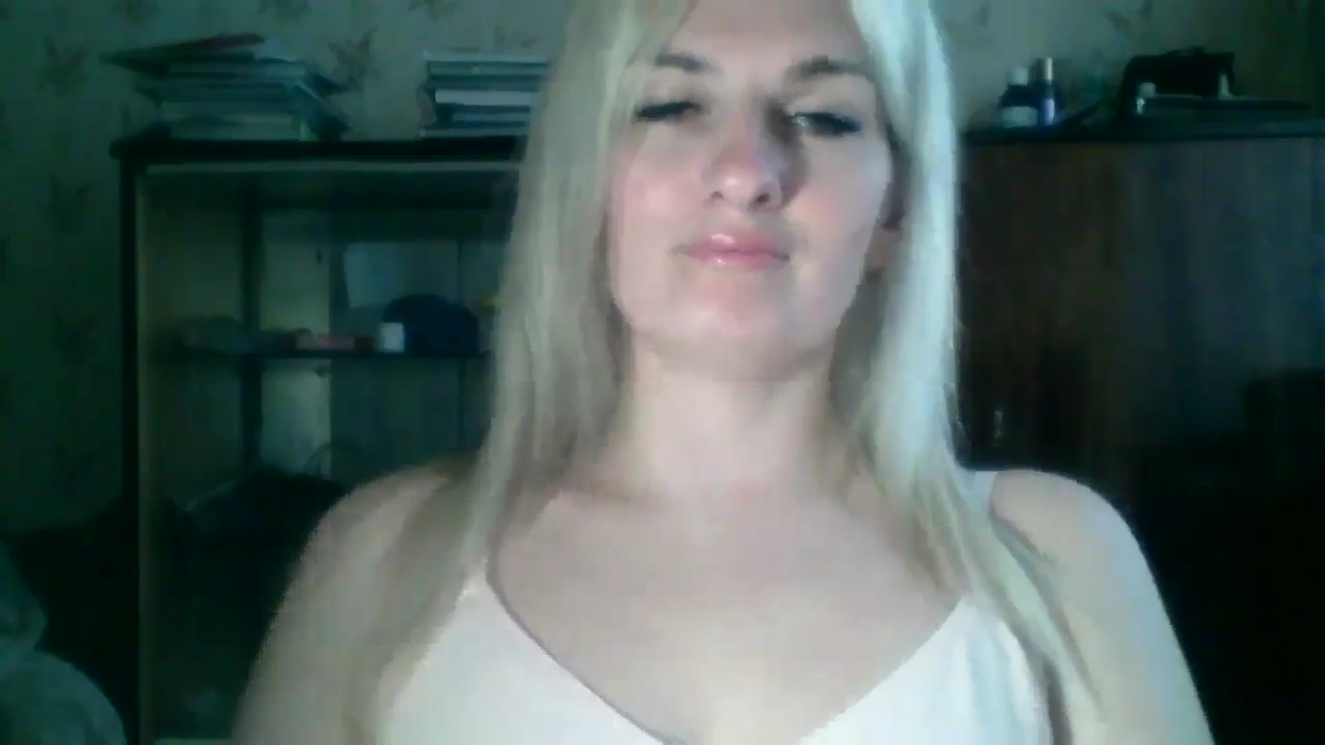 Gallery image thumbnail from Marta_Haze's myfreecams stream on, 04/12/2026, 14:46 image 8 of 20