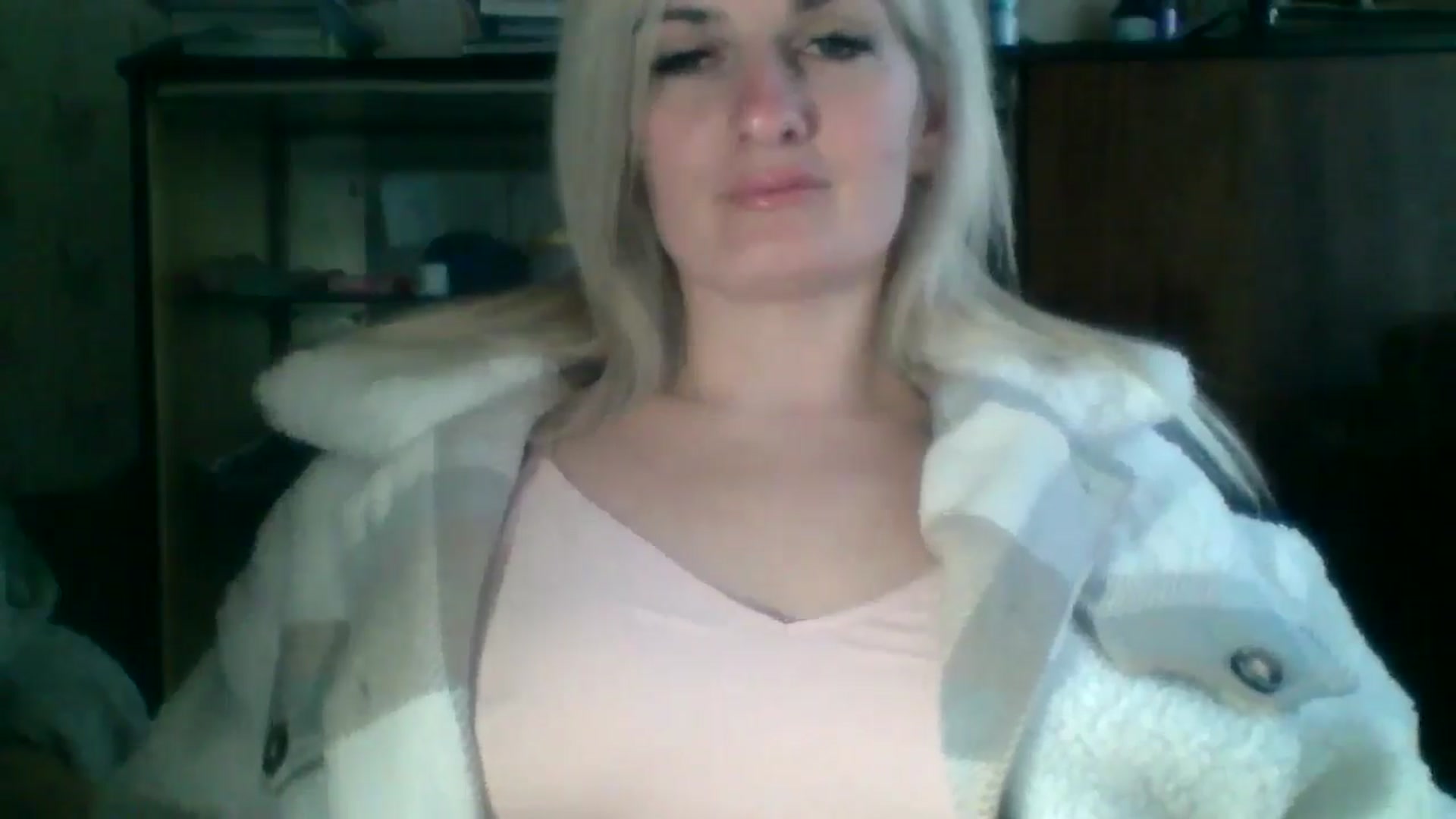 Gallery image thumbnail from Marta_Haze's myfreecams stream on, 04/12/2026, 14:46 image 11 of 20