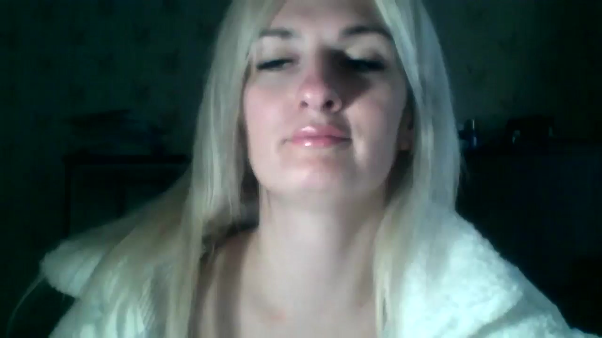 Gallery image thumbnail from Marta_Haze's myfreecams stream on, 04/12/2026, 14:46 image 17 of 20