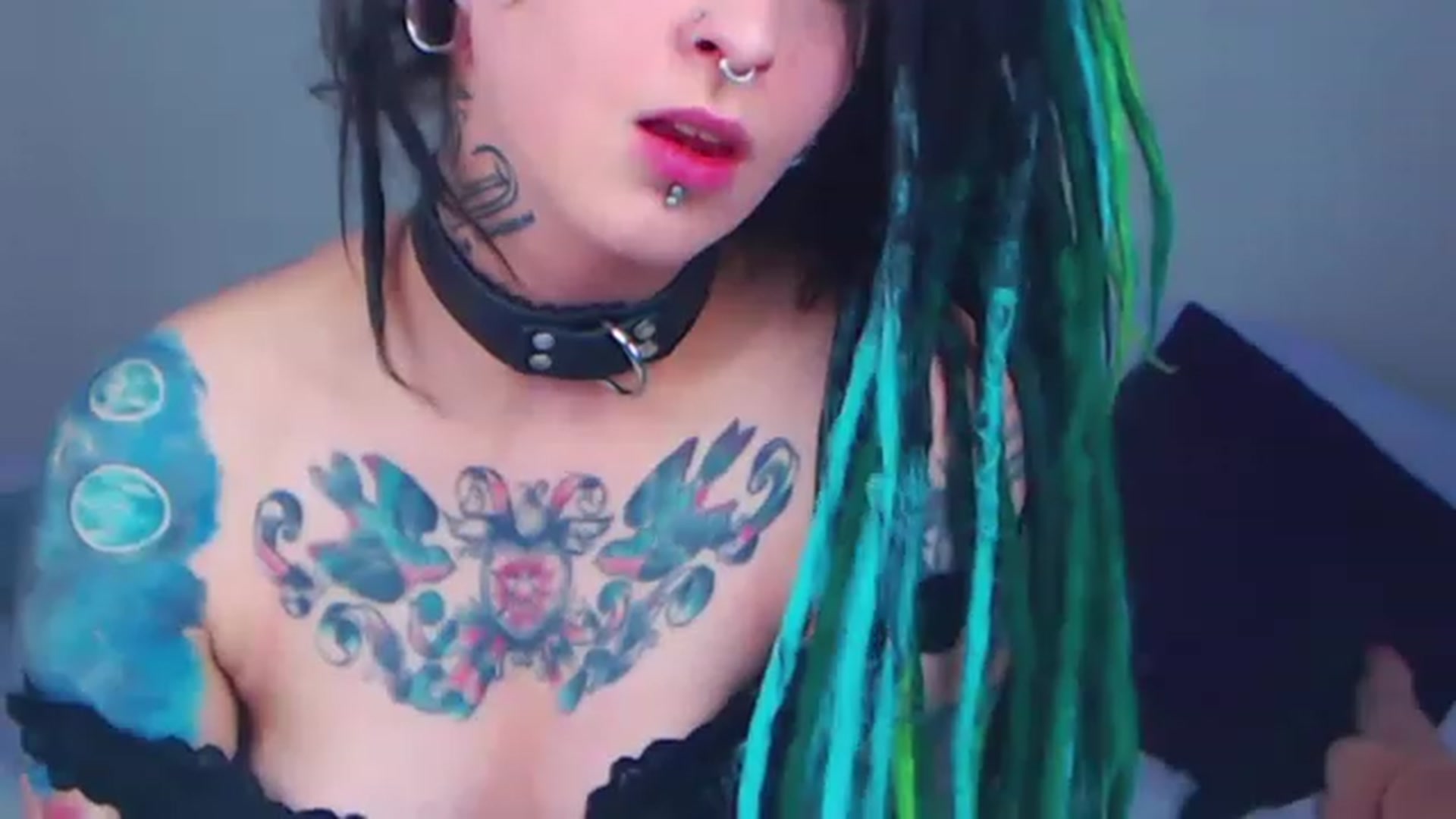 Gallery image thumbnail from MarthaKatze's myfreecams stream on, 04/13/2023, 22:12 image 7 of 20