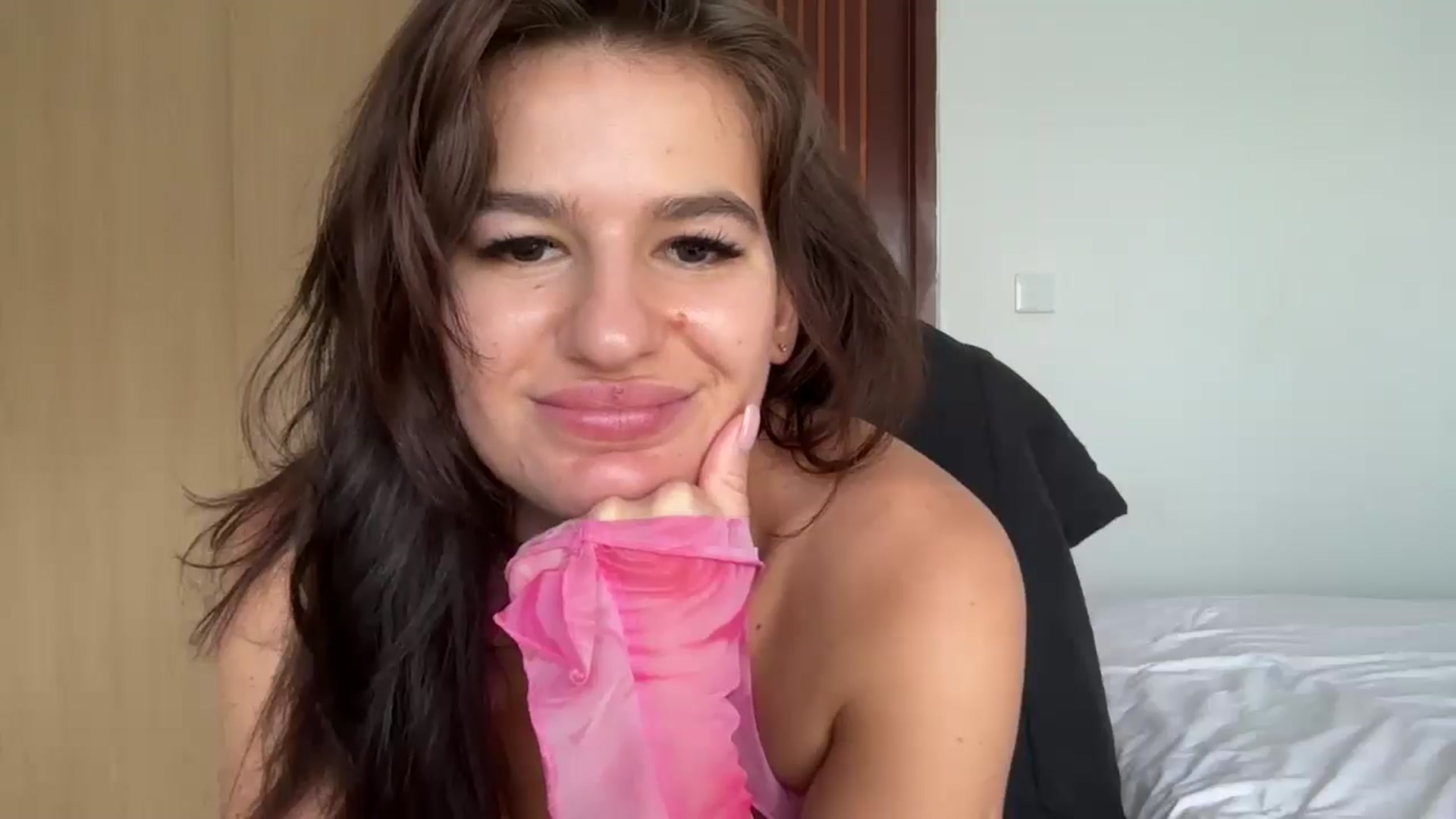 Gallery image thumbnail from Mary1One's myfreecams stream on, 07/07/2025, 04:20 image 15 of 20
