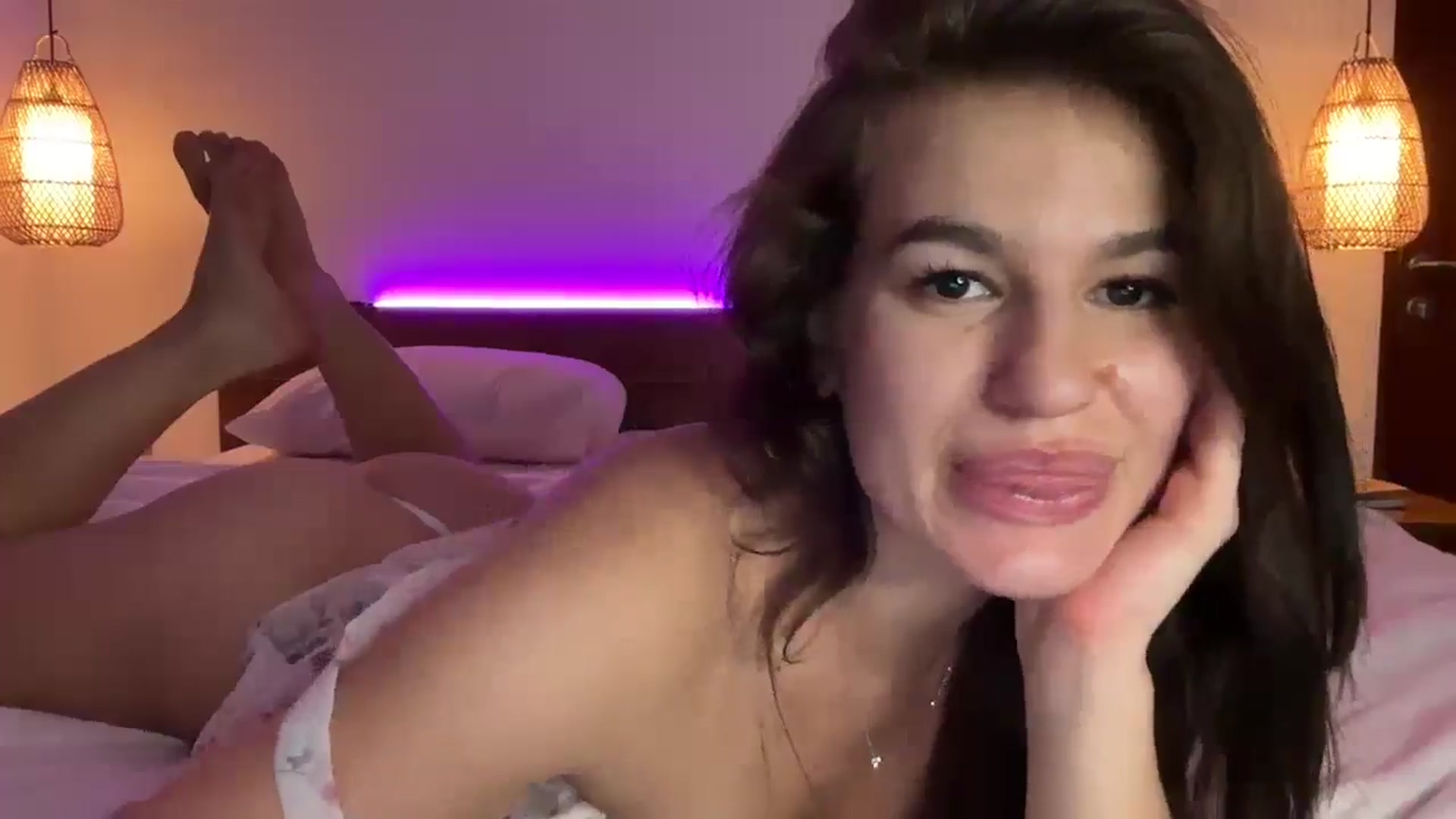 Gallery image thumbnail from Mary1One's myfreecams stream on, 07/31/2025, 14:11 image 16 of 20