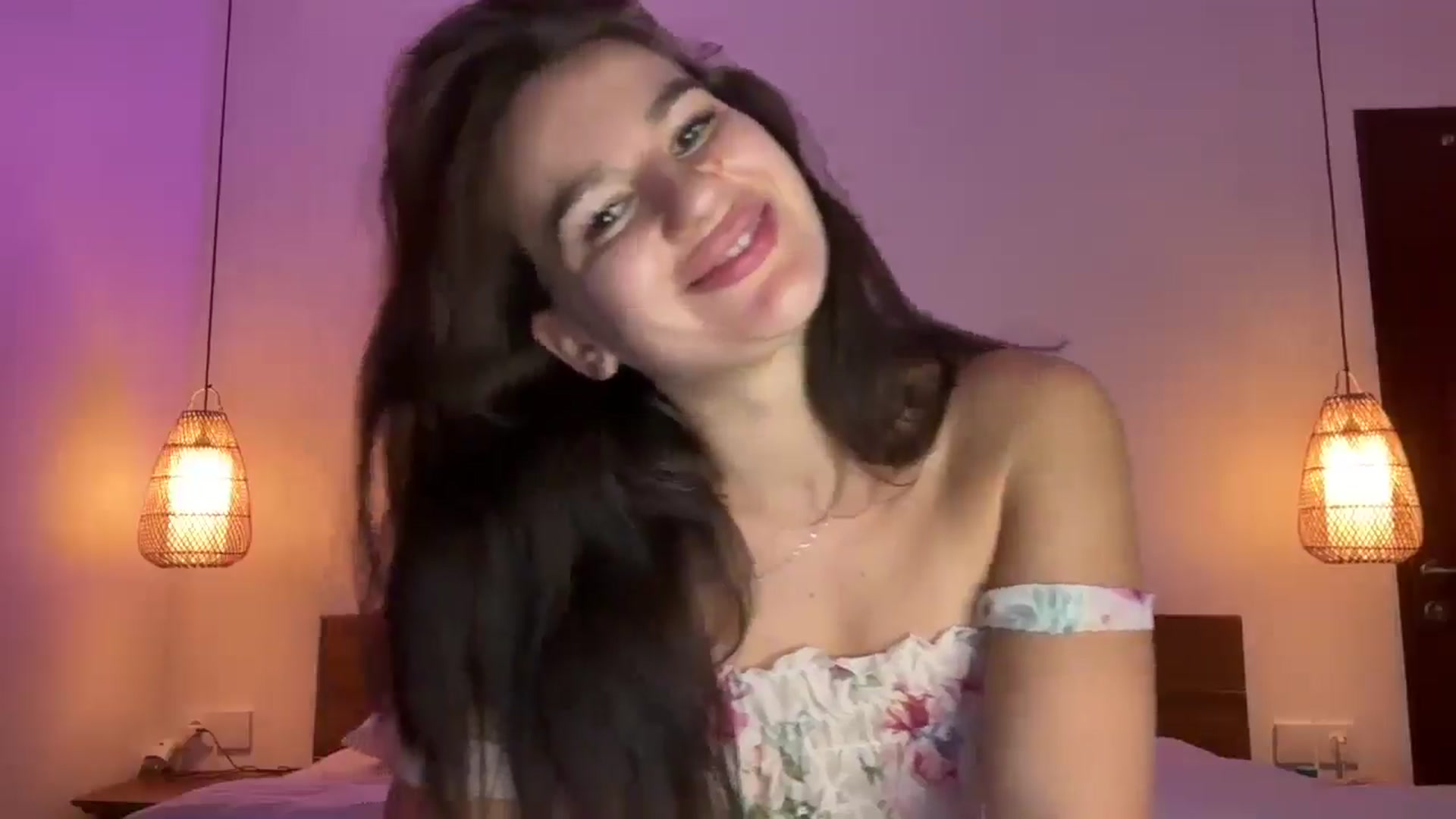 Gallery image thumbnail from Mary1One's myfreecams stream on, 07/31/2025, 15:38 image 4 of 20
