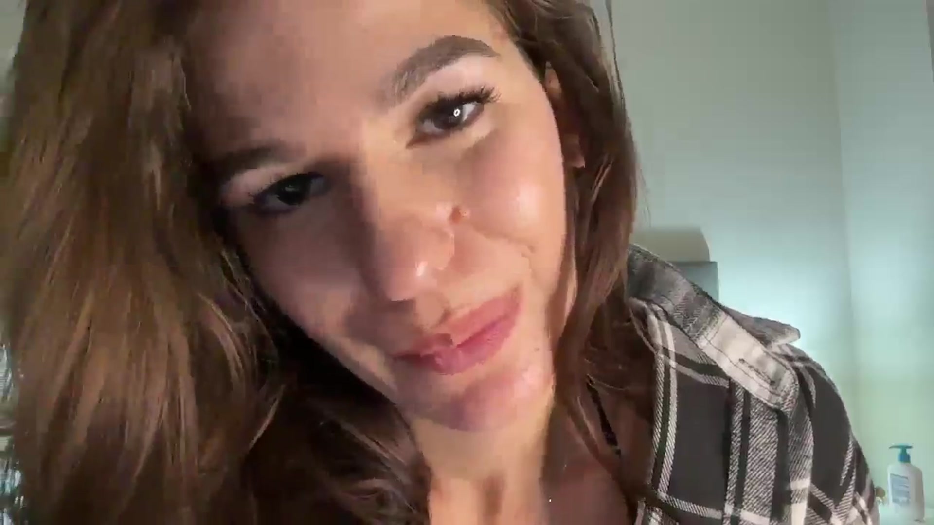 Gallery image thumbnail from Mary1One's myfreecams stream on, 01/10/2026, 16:09 image 8 of 20