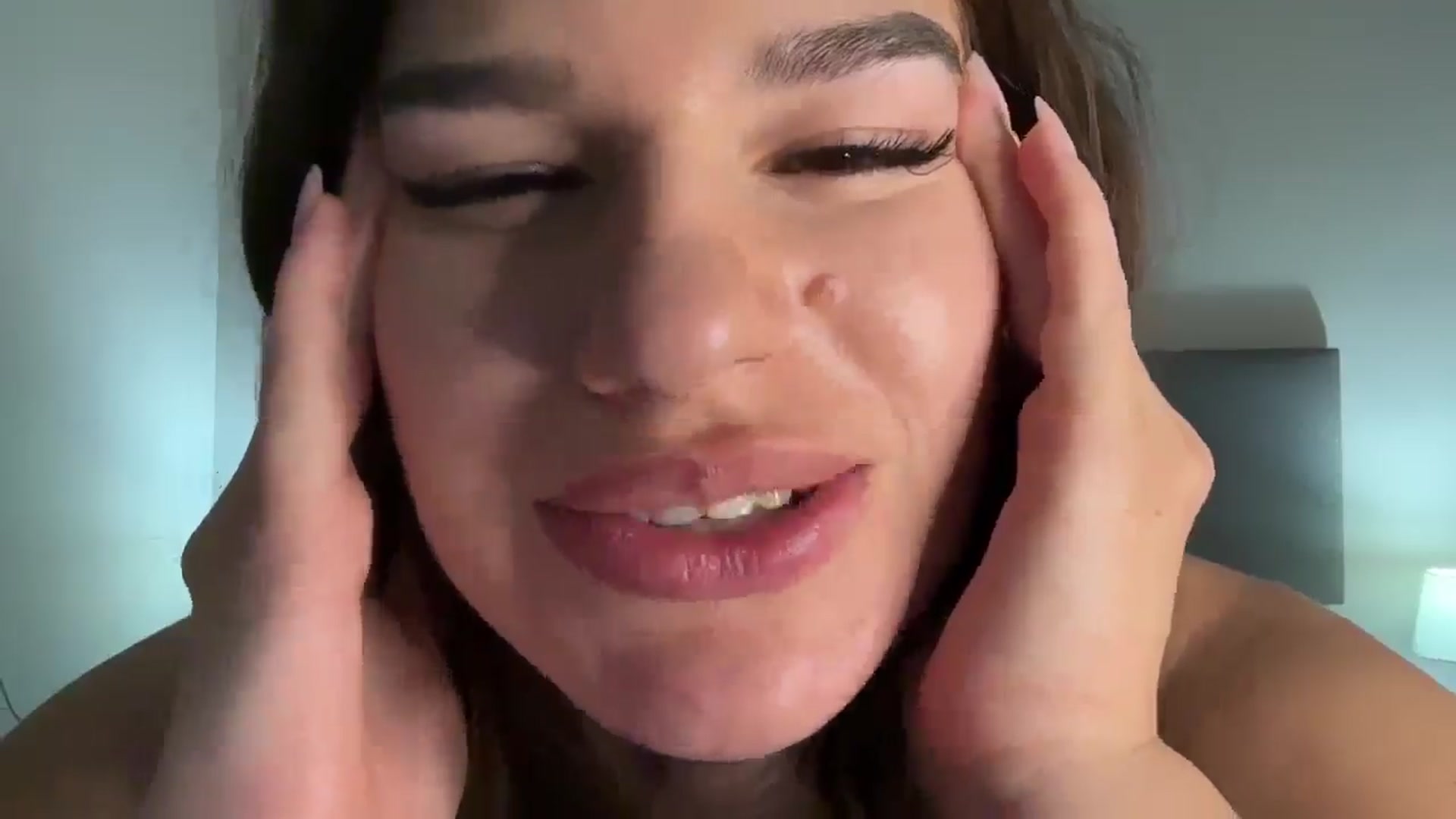 Gallery image thumbnail from Mary1One's myfreecams stream on, 01/16/2026, 18:02 image 5 of 20