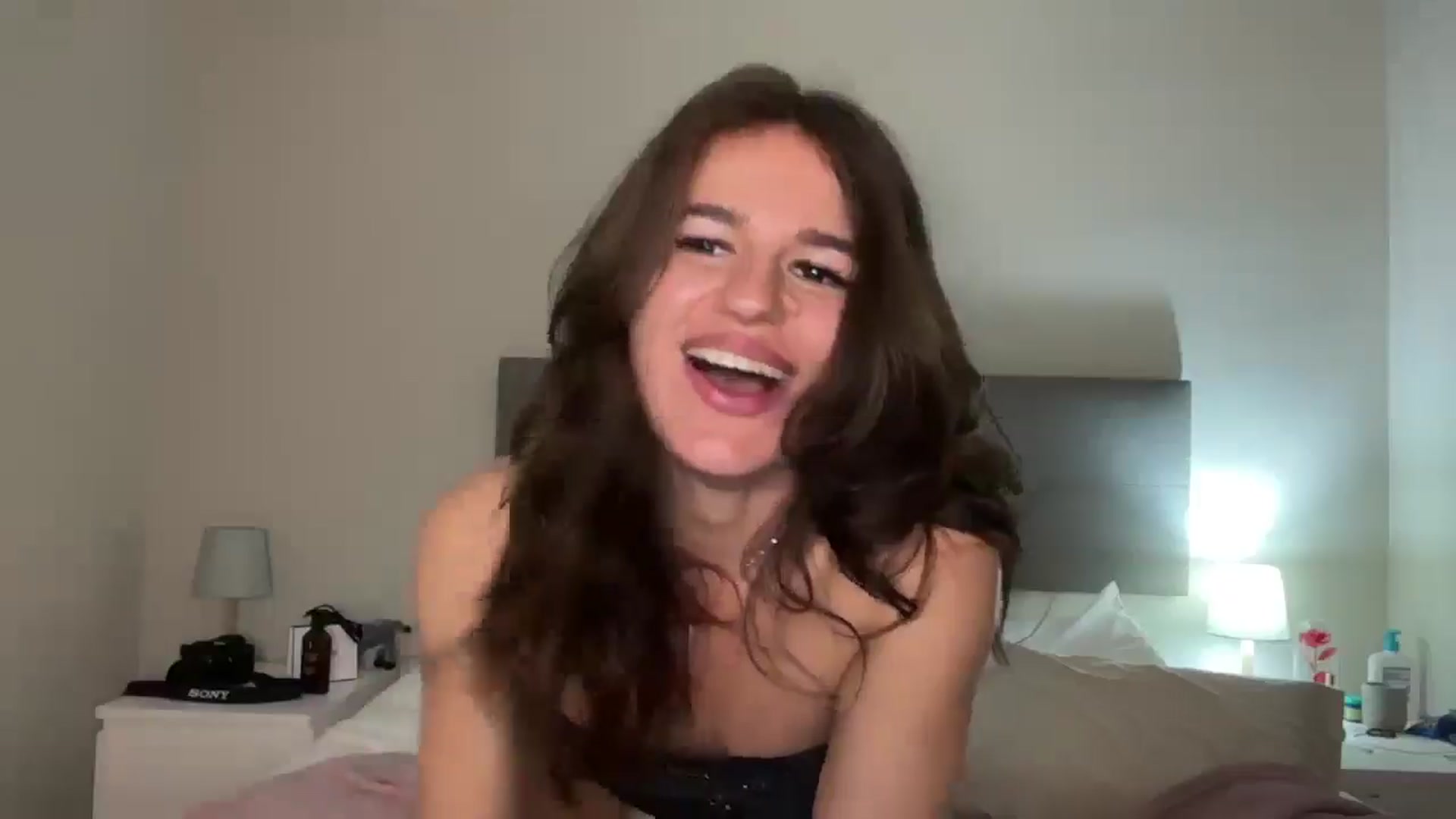 Gallery image thumbnail from Mary1One's myfreecams stream on, 03/01/2026, 20:06 image 14 of 20