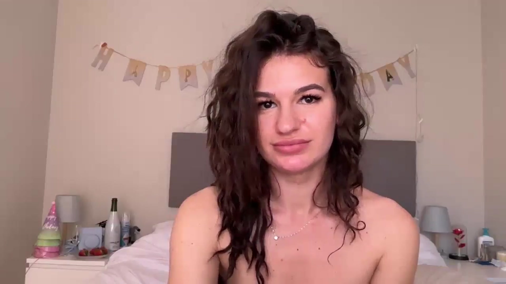 Gallery image thumbnail from Mary1One's myfreecams stream on, 03/11/2026, 15:13 image 6 of 20