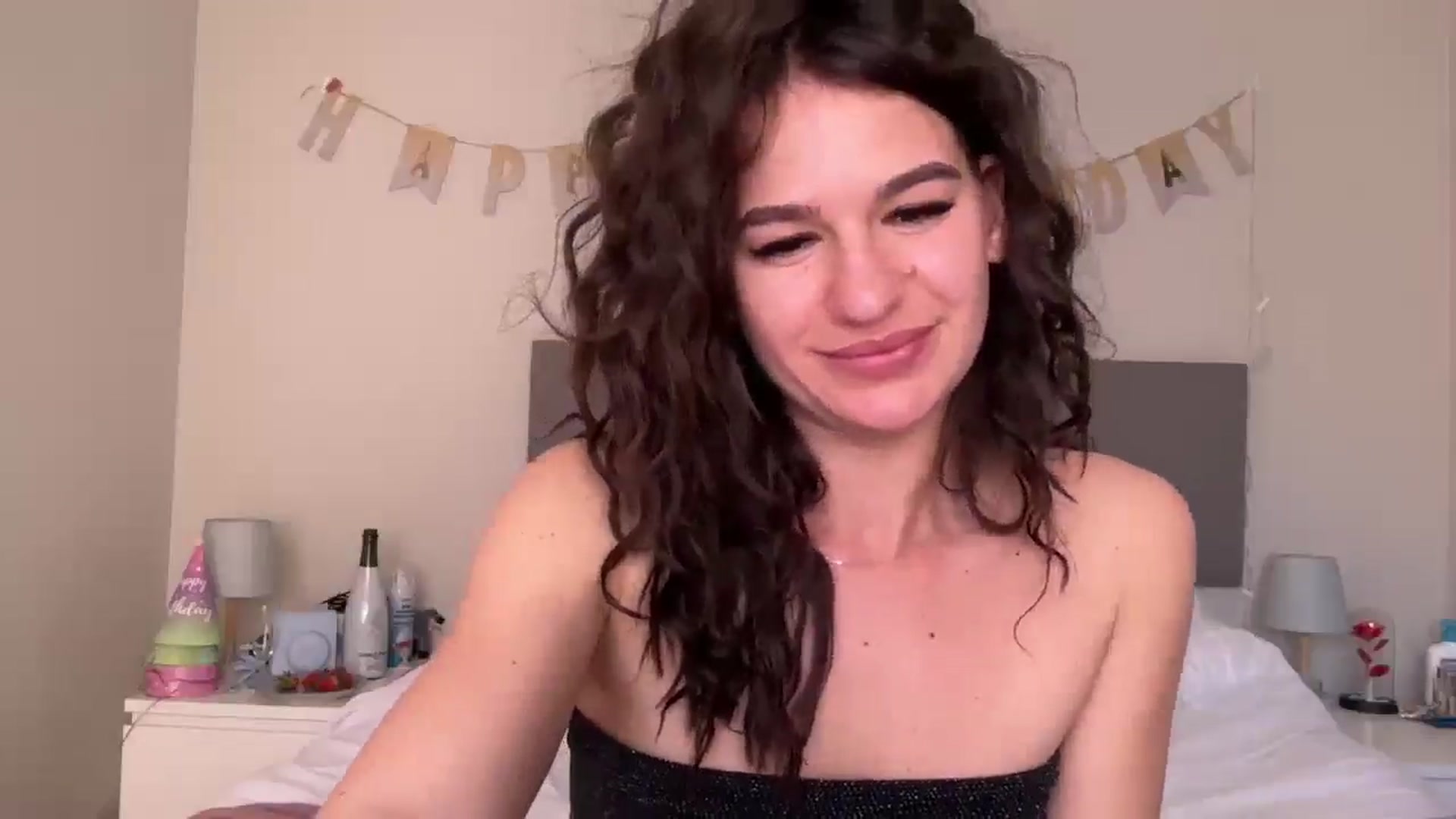 Gallery image thumbnail from Mary1One's myfreecams stream on, 03/11/2026, 15:57 image 12 of 20