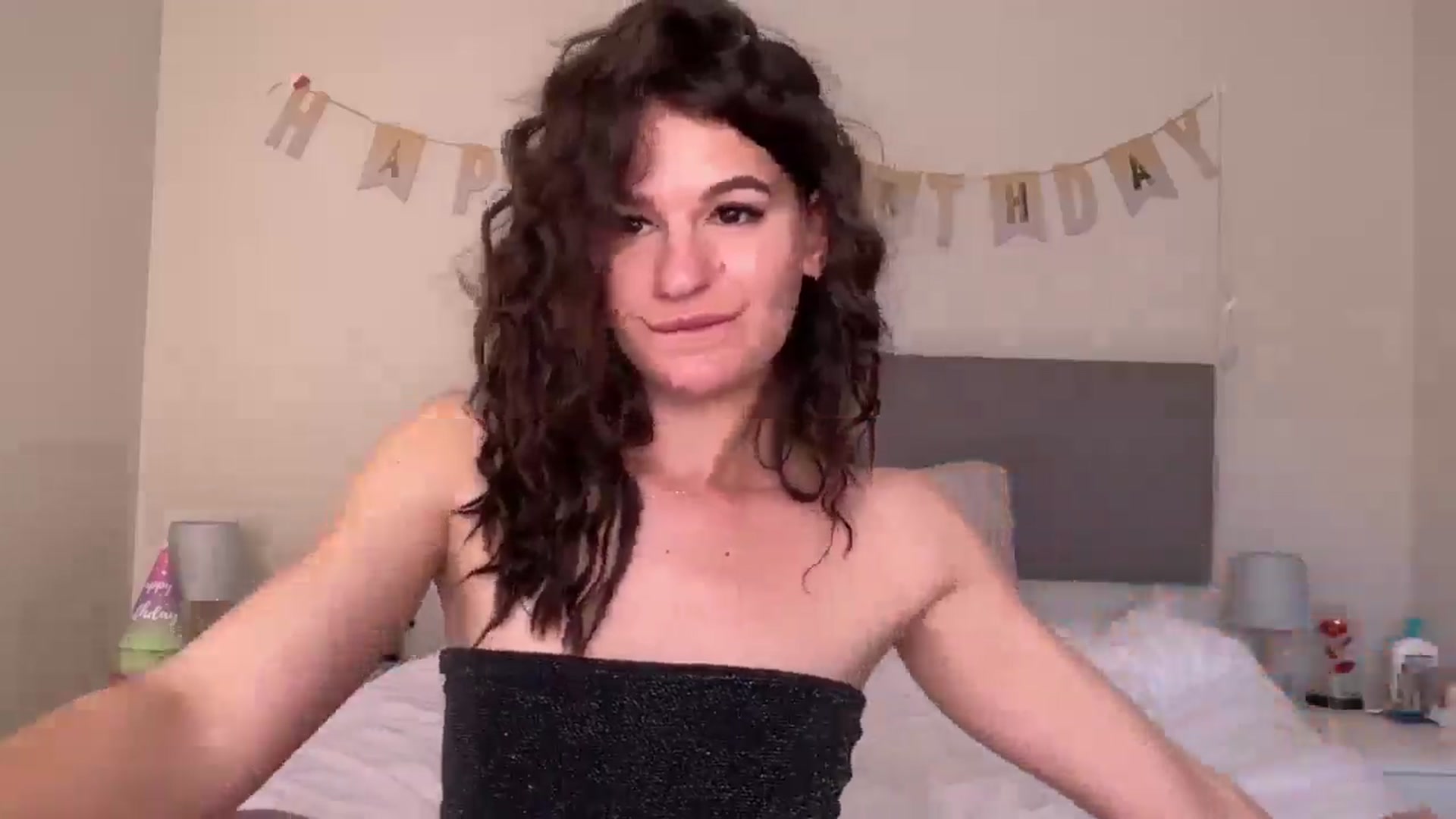 Gallery image thumbnail from Mary1One's myfreecams stream on, 03/11/2026, 15:57 image 13 of 20