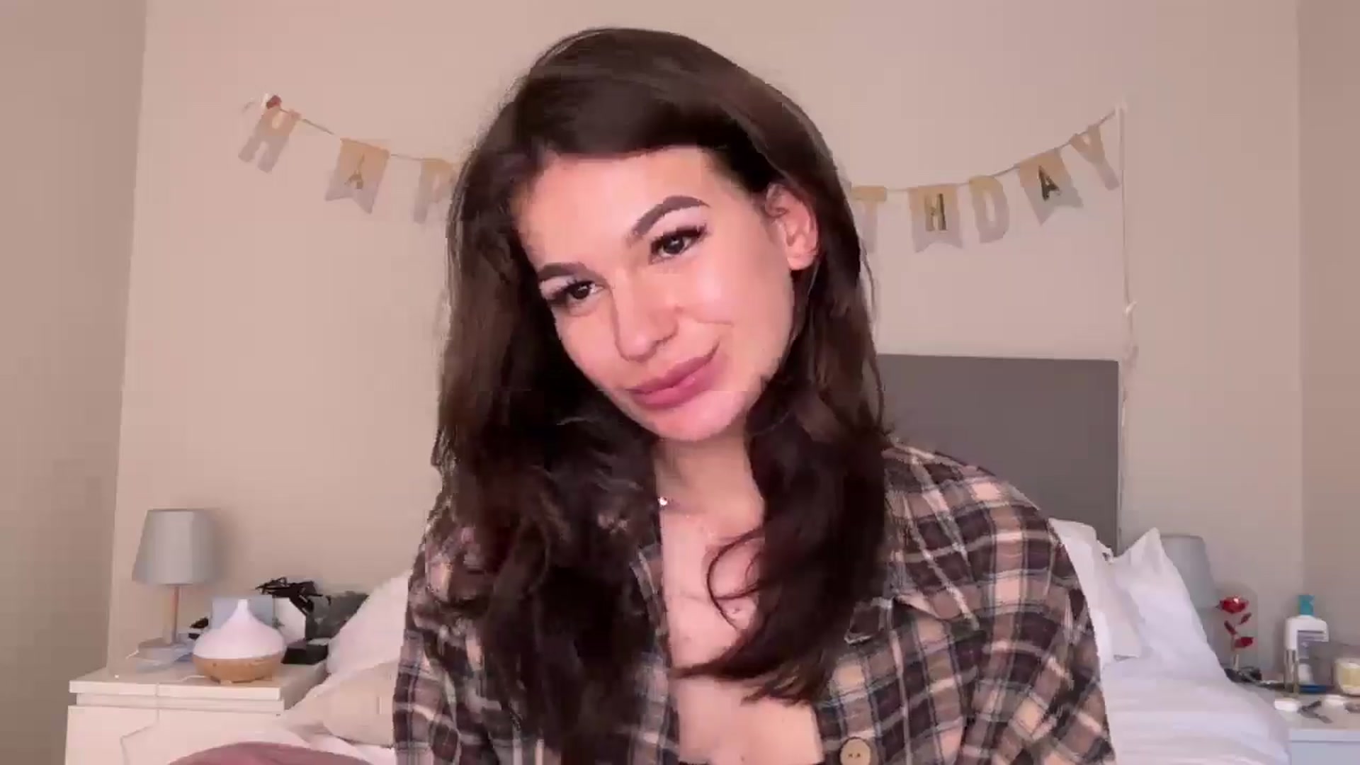 Gallery image thumbnail from Mary1One's myfreecams stream on, 03/14/2026, 15:22 image 6 of 20