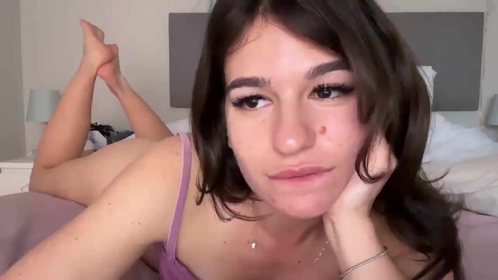 Gallery image thumbnail from Mary1One's myfreecams stream on, 03/15/2026, 17:43 image 13 of 20