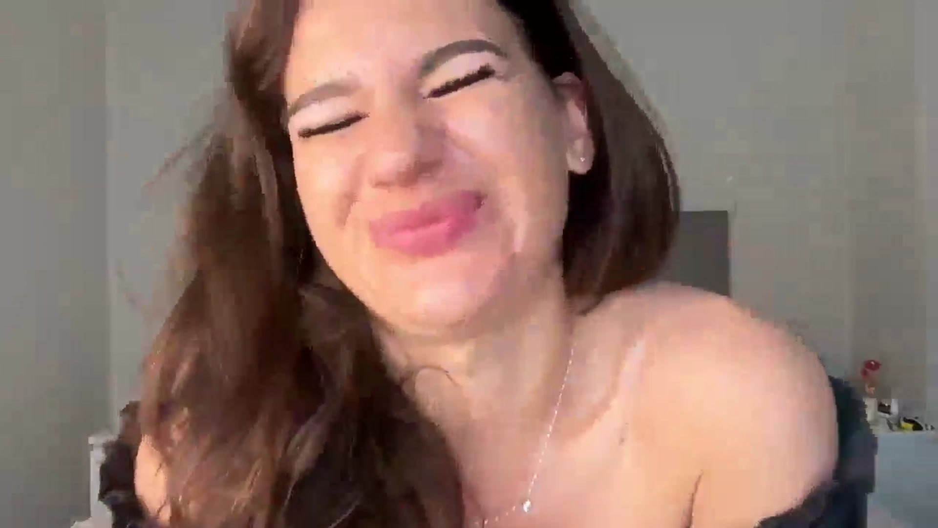 Gallery image thumbnail from Mary1One's myfreecams stream on, 04/15/2026, 06:52 image 8 of 20