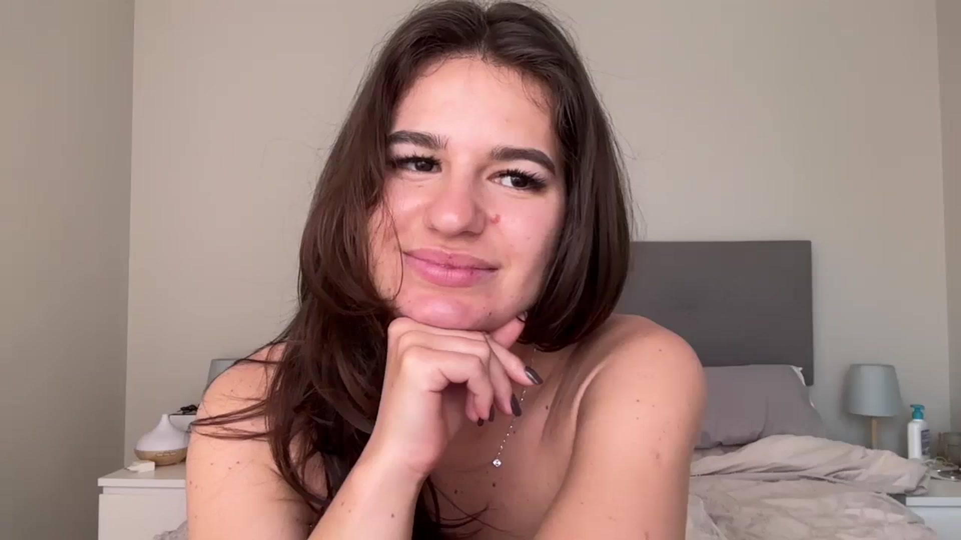 Gallery image thumbnail from Mary1One's myfreecams stream on, 04/17/2026, 14:37 image 14 of 20