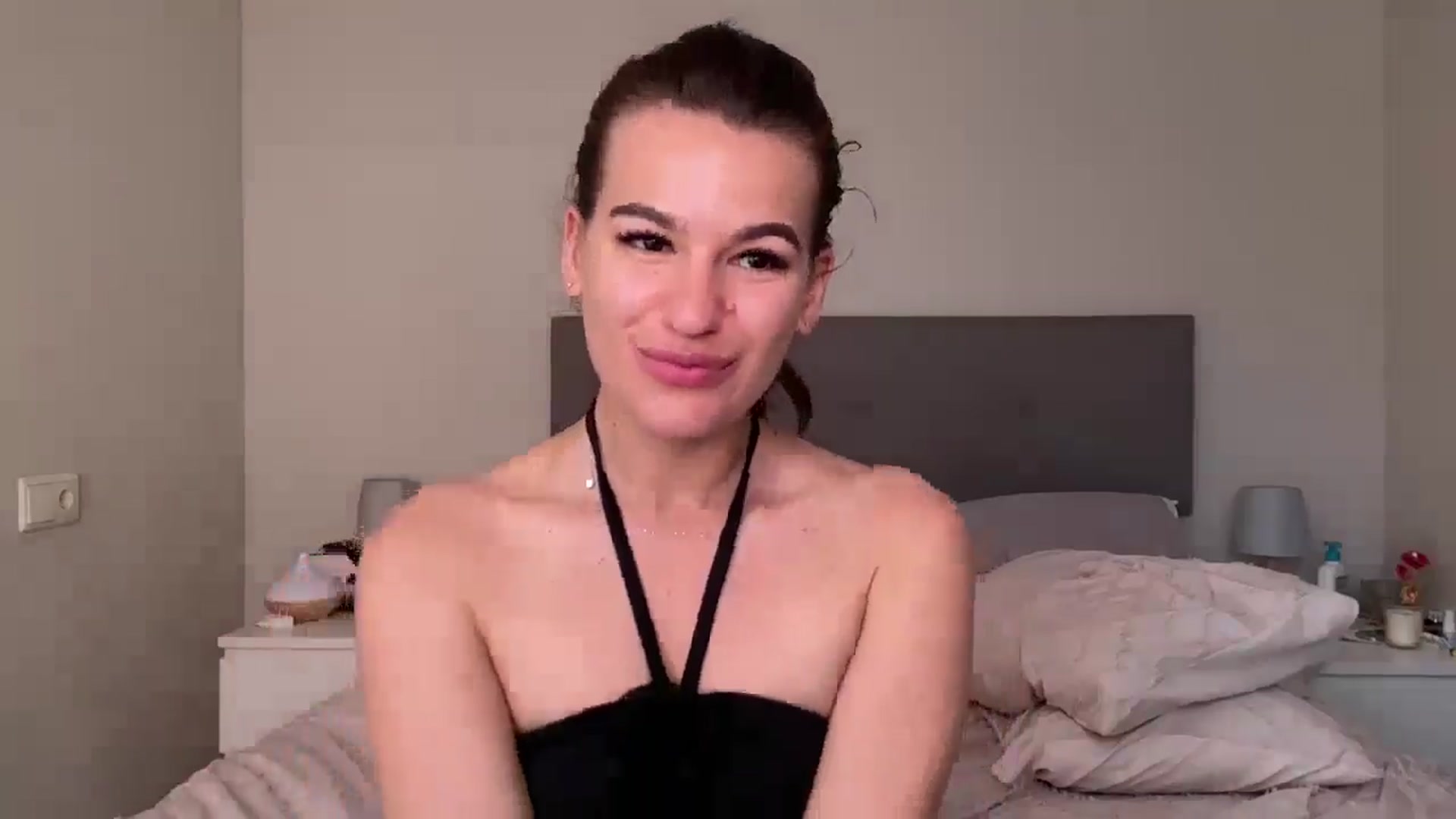 Gallery image thumbnail from Mary1One's myfreecams stream on, 04/17/2026, 16:47 image 10 of 20
