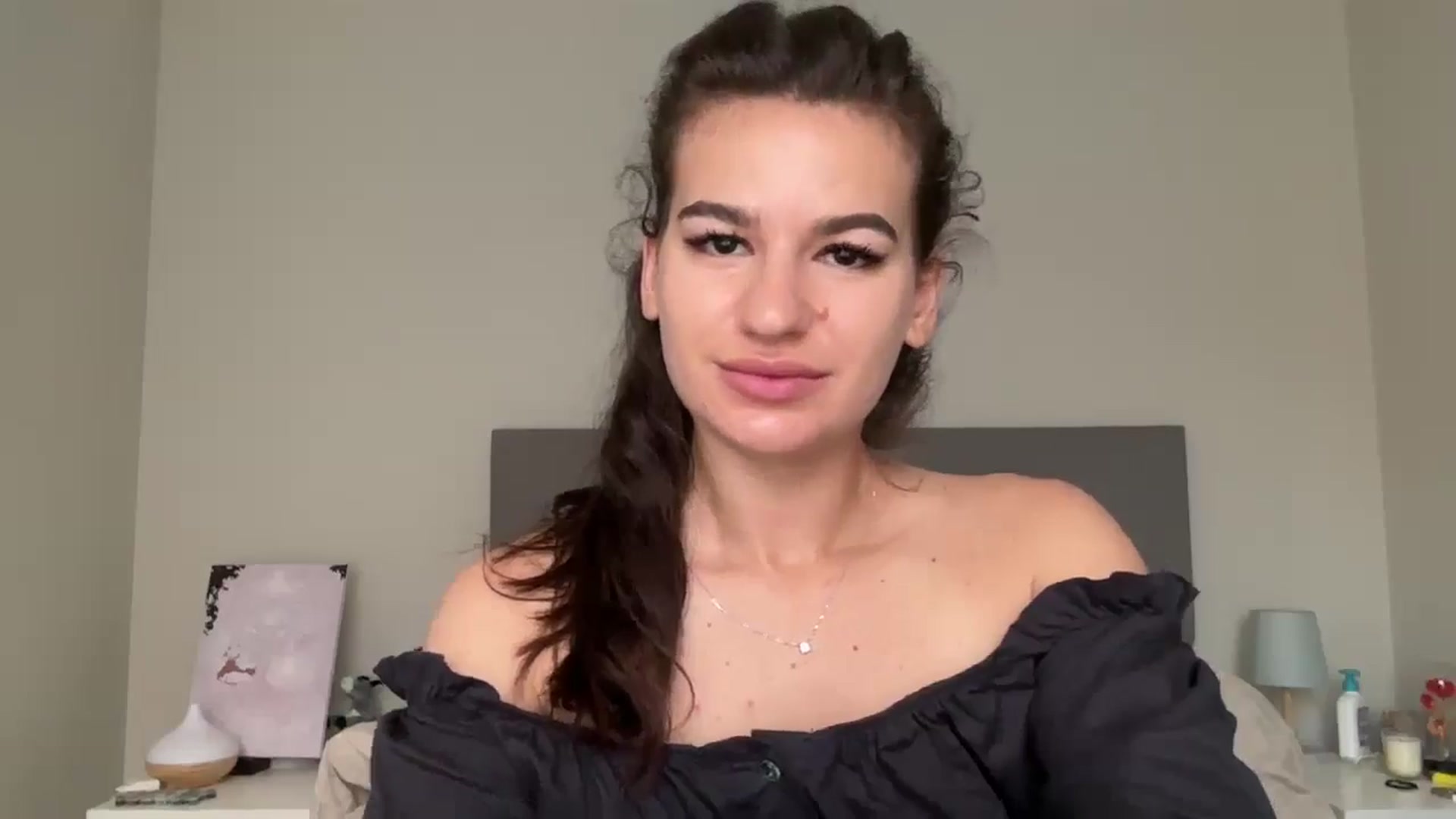 Gallery image thumbnail from Mary1One's myfreecams stream on, 04/23/2026, 07:49 image 16 of 20