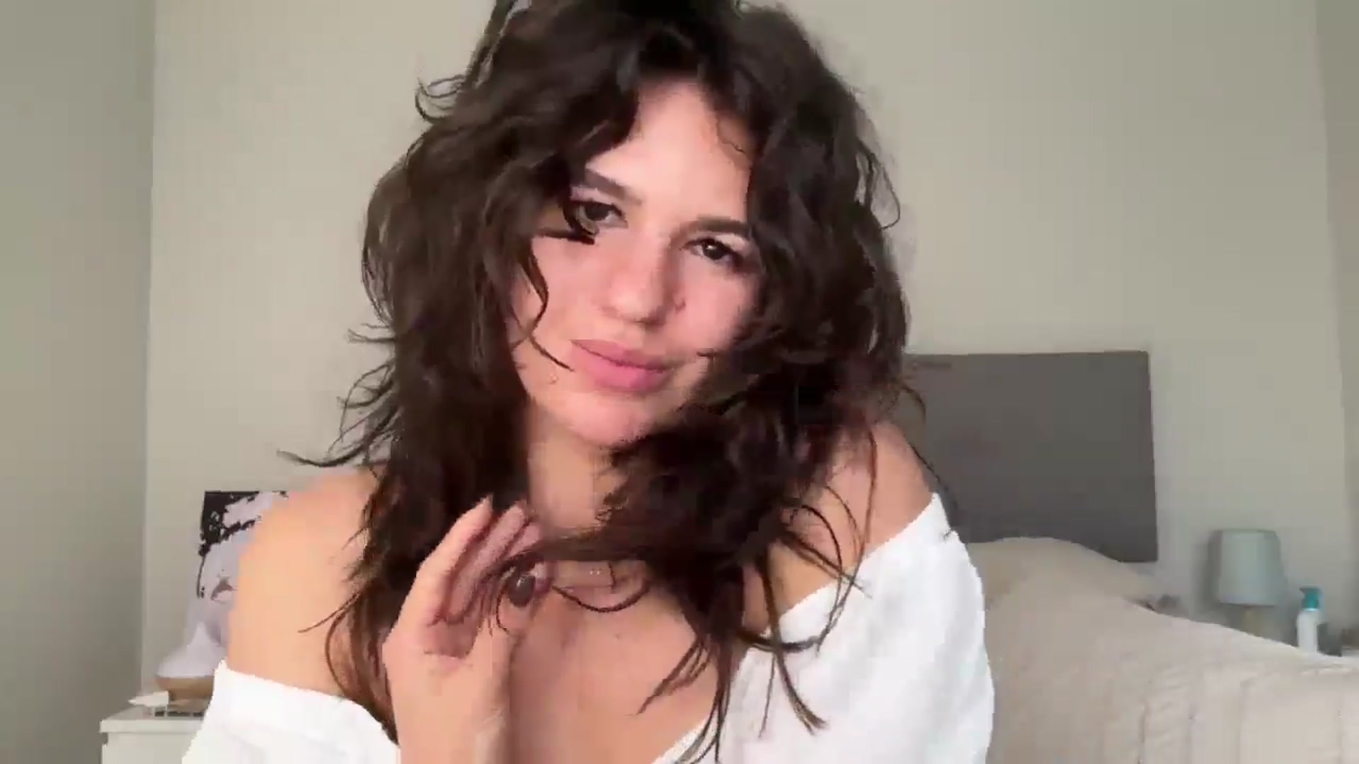 Gallery image thumbnail from Mary1One's myfreecams stream on, 04/24/2026, 17:34 image 4 of 20