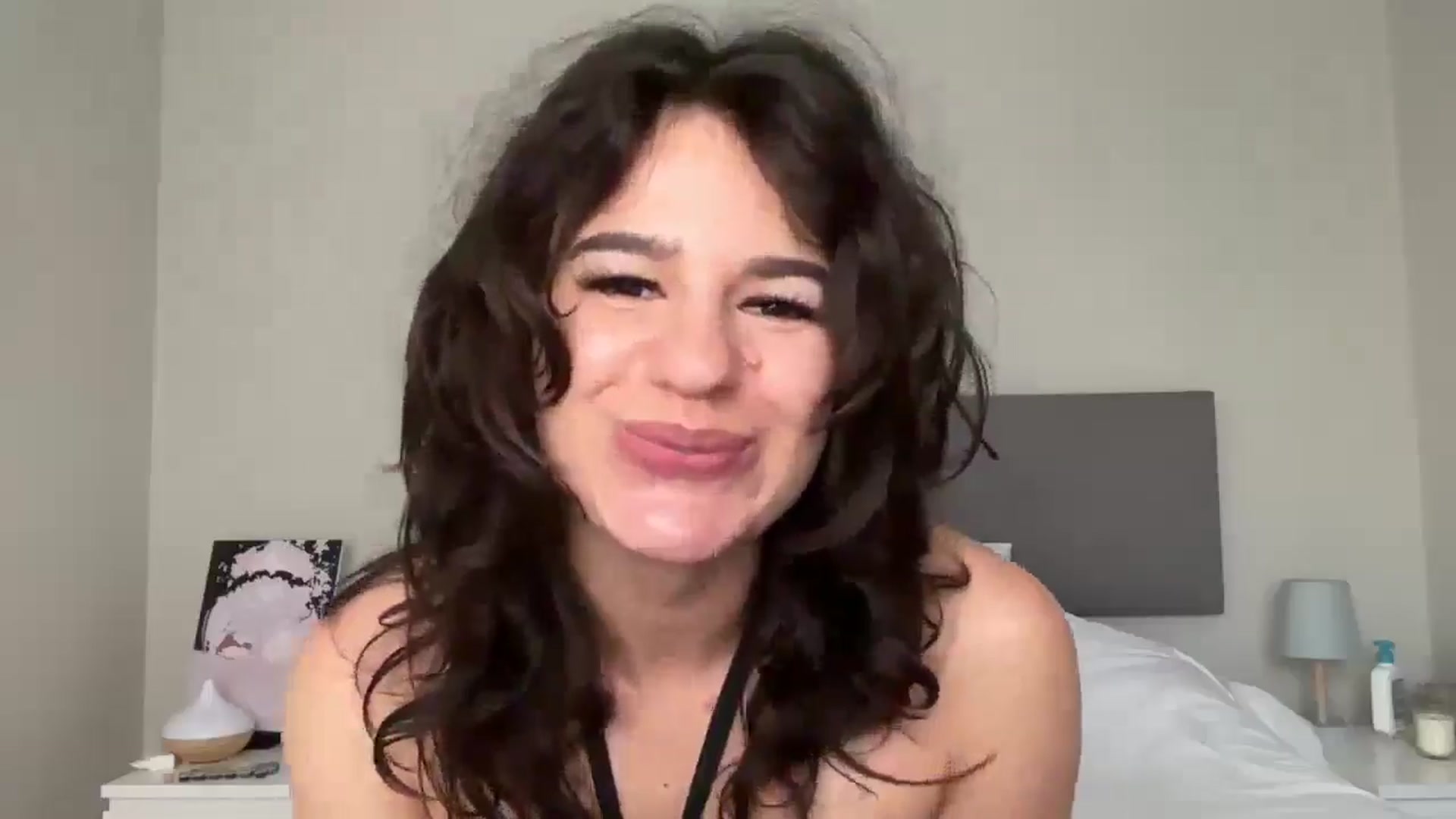 Gallery image thumbnail from Mary1One's myfreecams stream on, 04/29/2026, 08:17 image 9 of 20