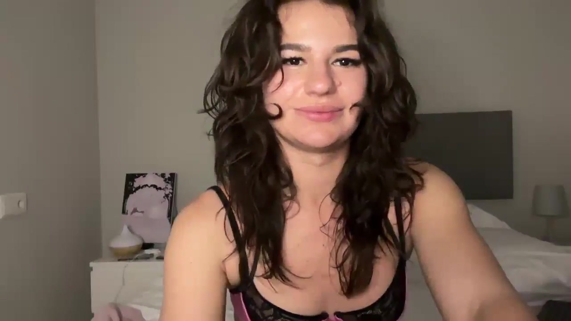 Gallery image thumbnail from Mary1One's myfreecams stream on, 05/07/2026, 20:51 image 4 of 20