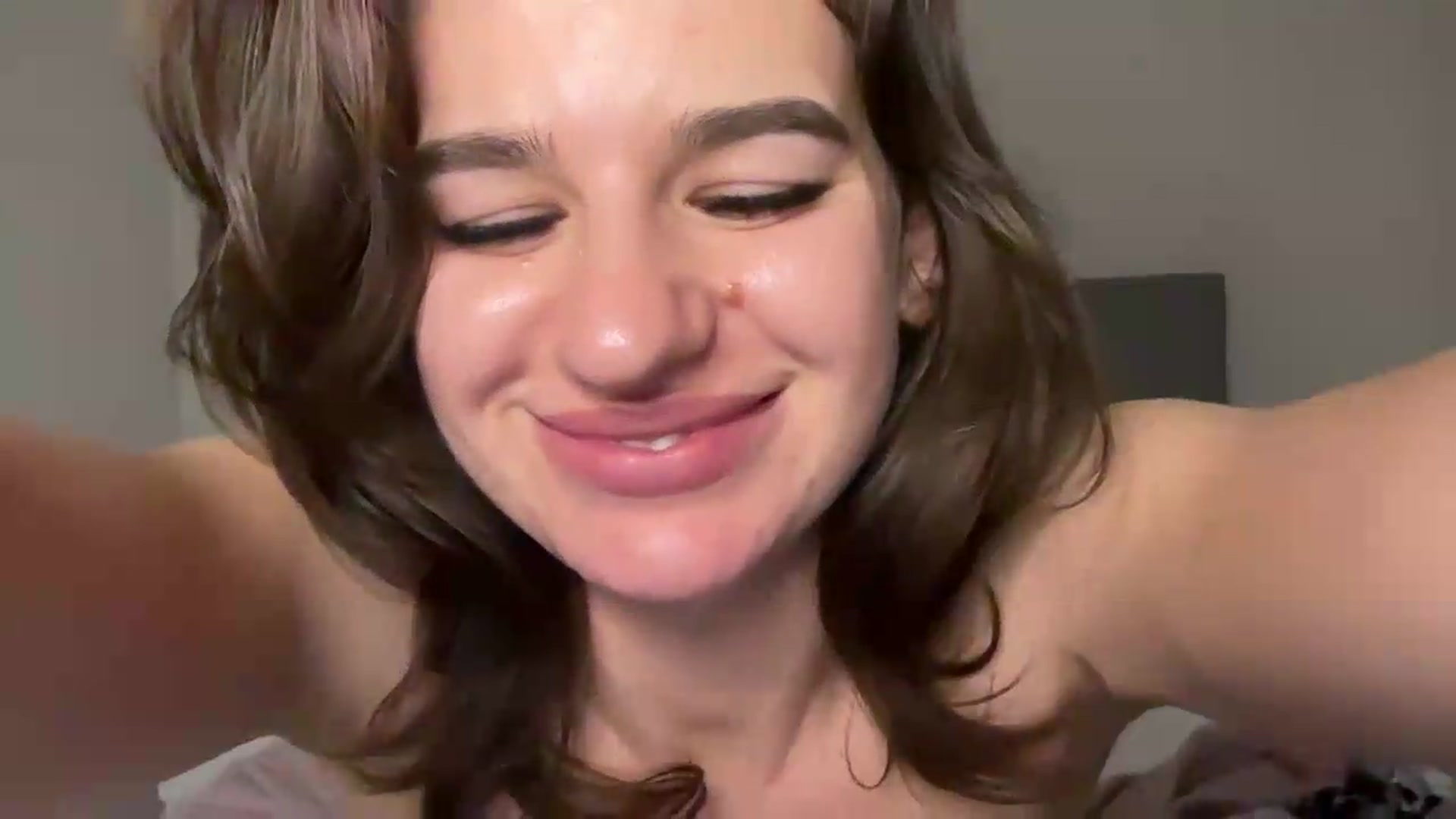 Gallery image thumbnail from Mary1One's myfreecams stream on, 05/28/2026, 21:47 image 17 of 20