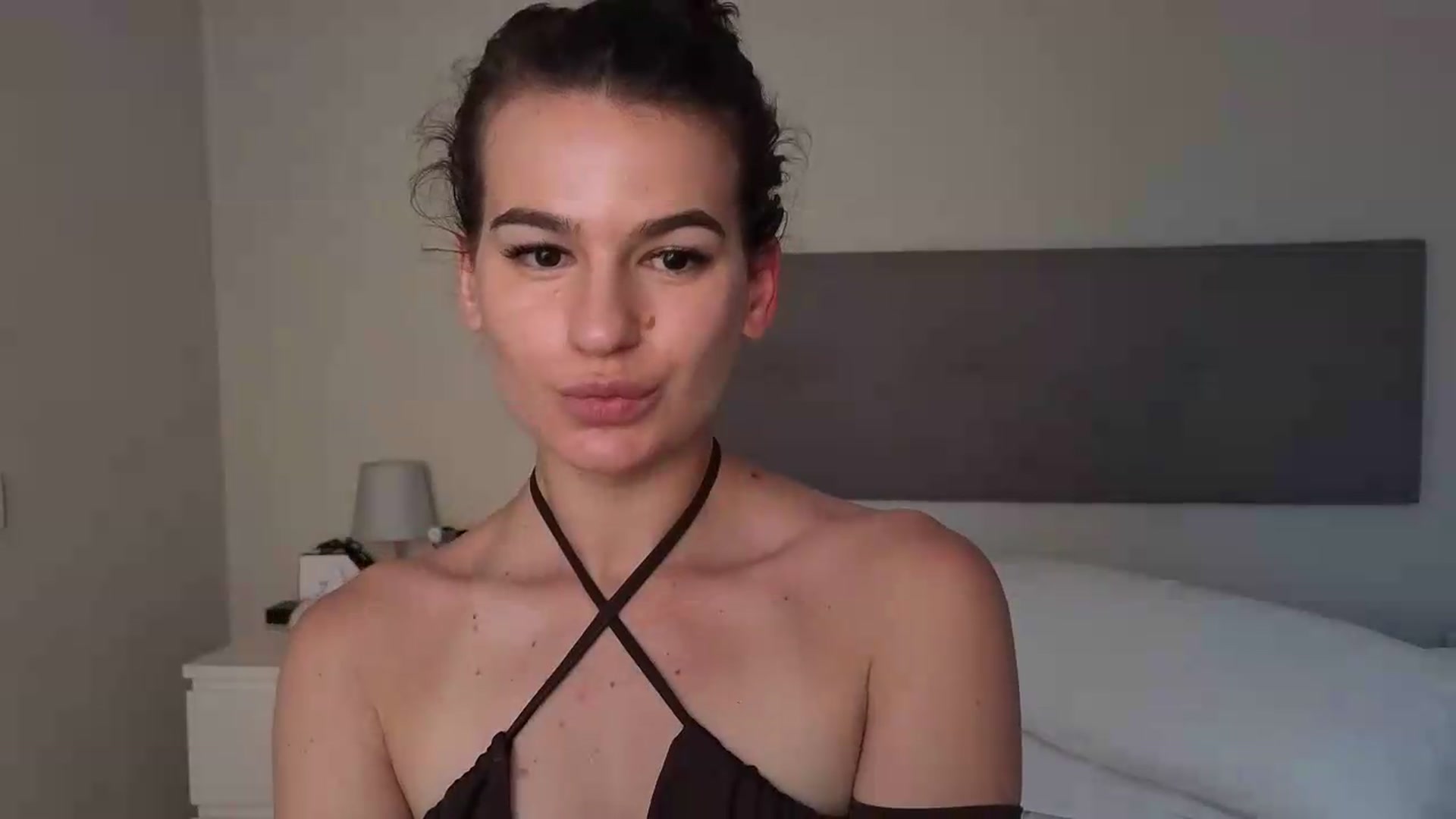 Gallery image thumbnail from Mary1One's myfreecams stream on, 06/14/2026, 18:04 image 17 of 20