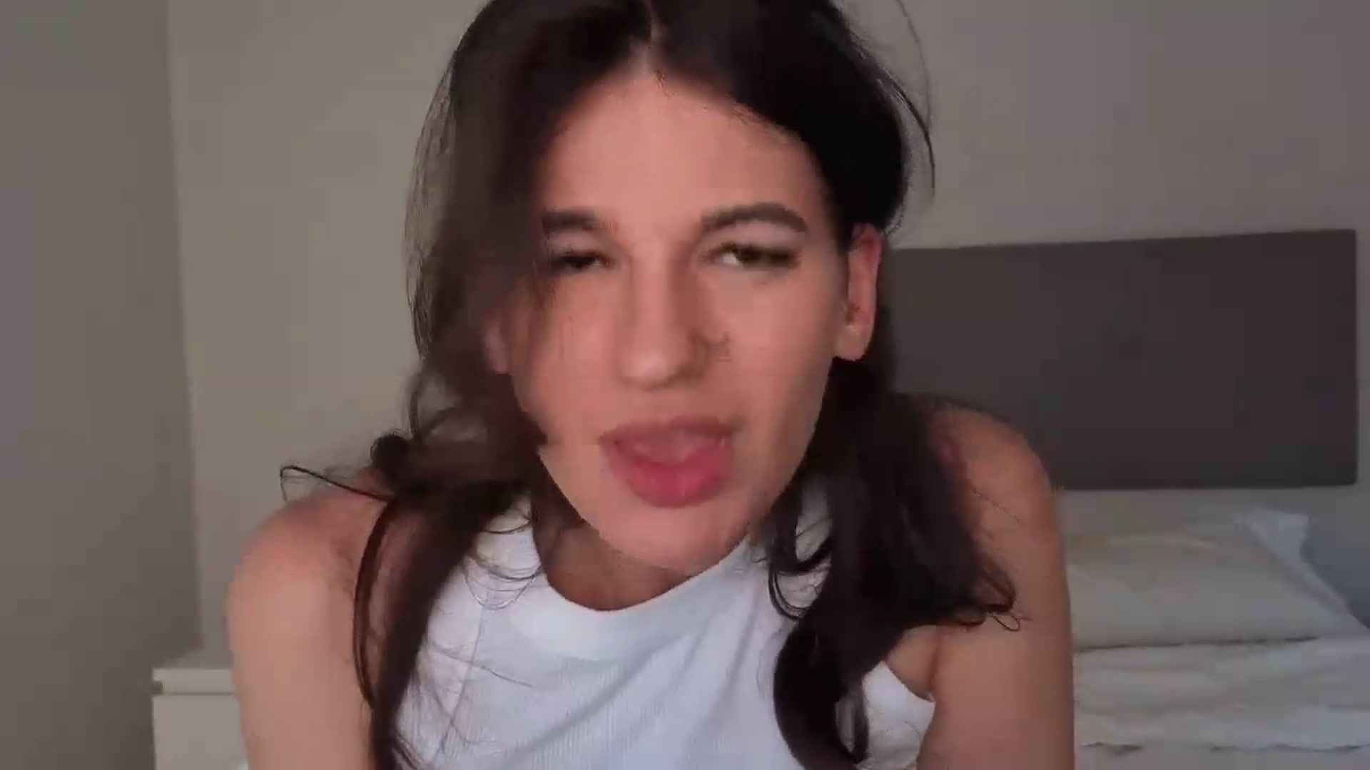 Gallery image thumbnail from Mary1One's myfreecams stream on, 06/23/2026, 17:32 image 10 of 20